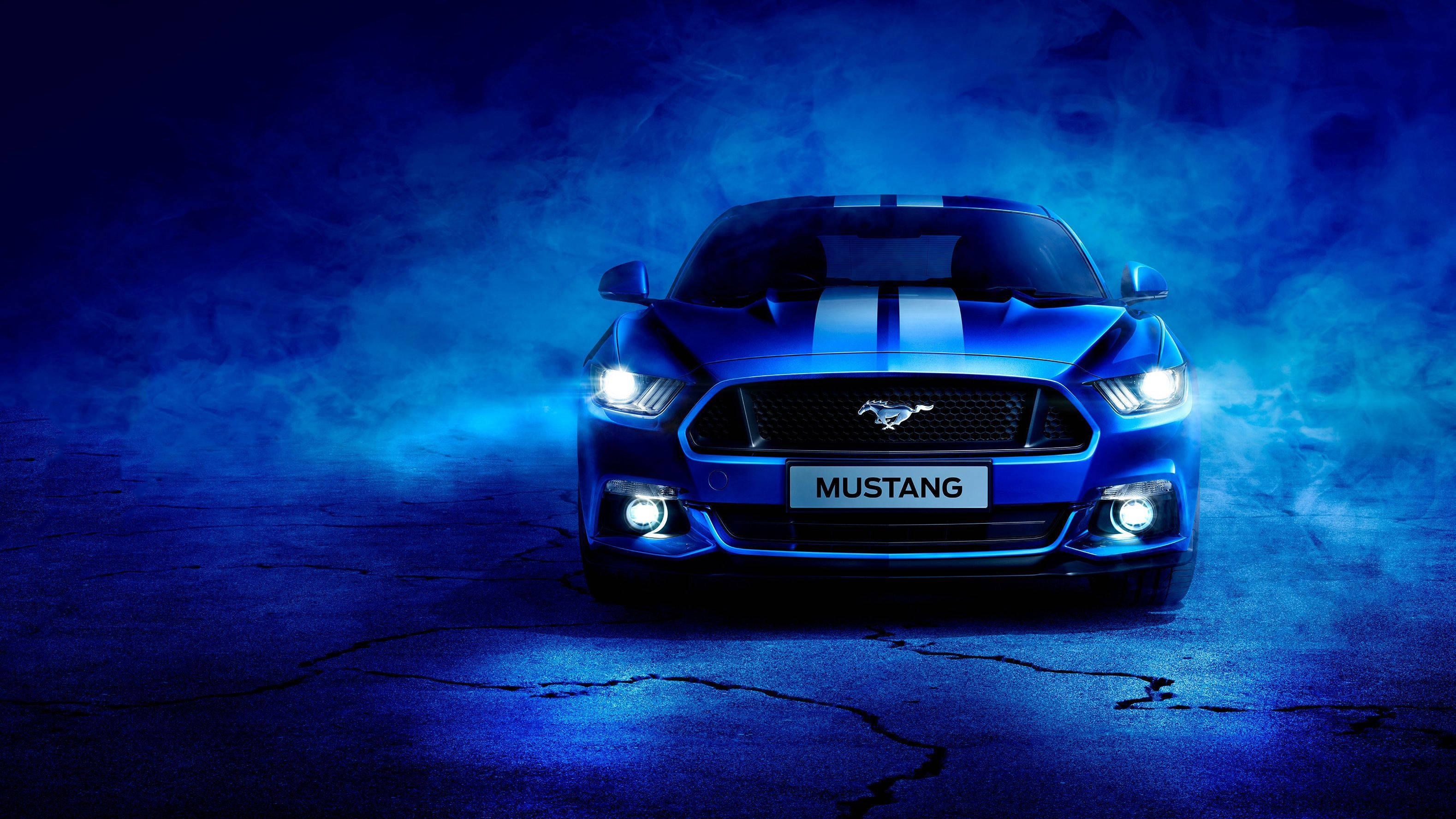 Металносиня Ford Mustang 4K Тапет