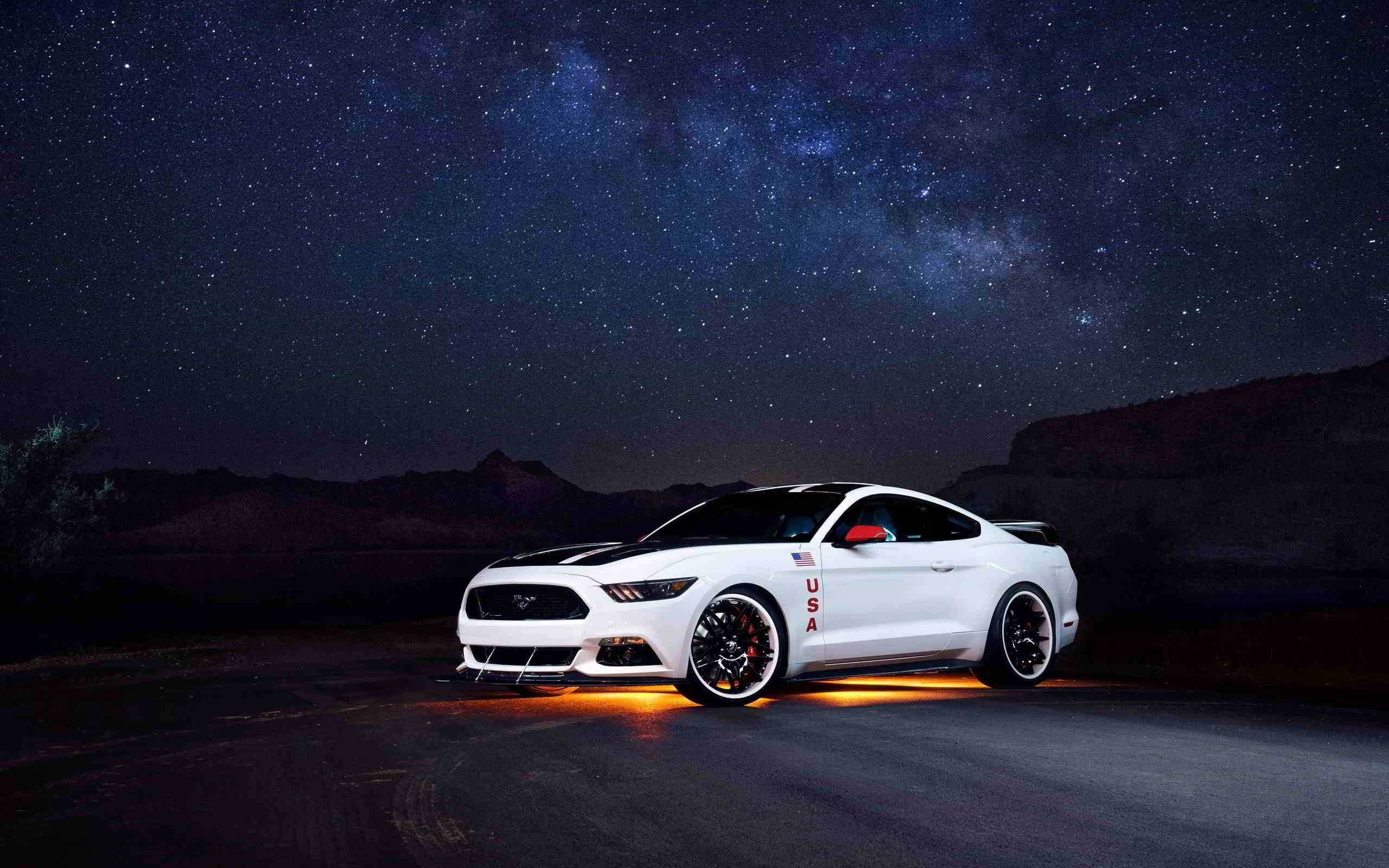 Готина кола Бял Ford Mustang Тапет