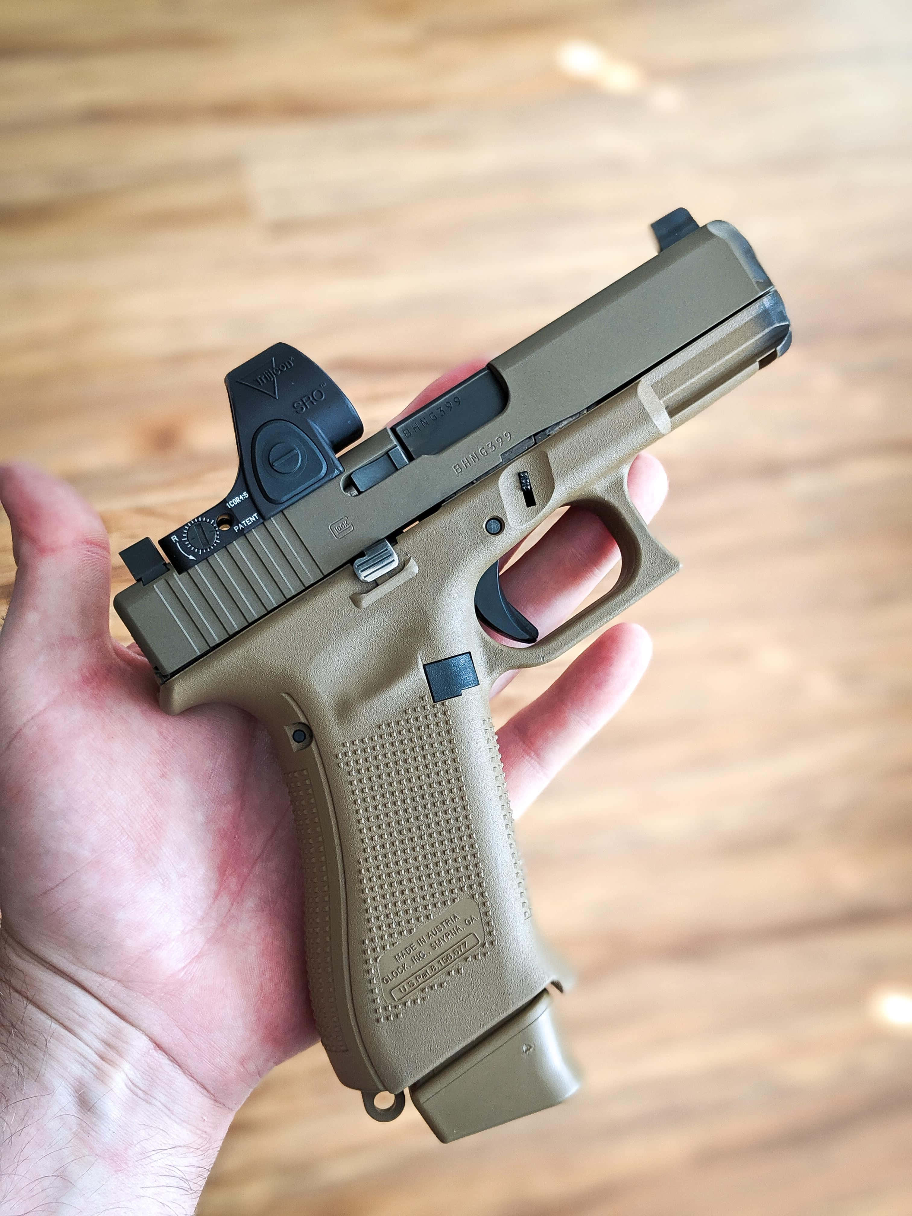 Близък план на Glock 19 Тапет