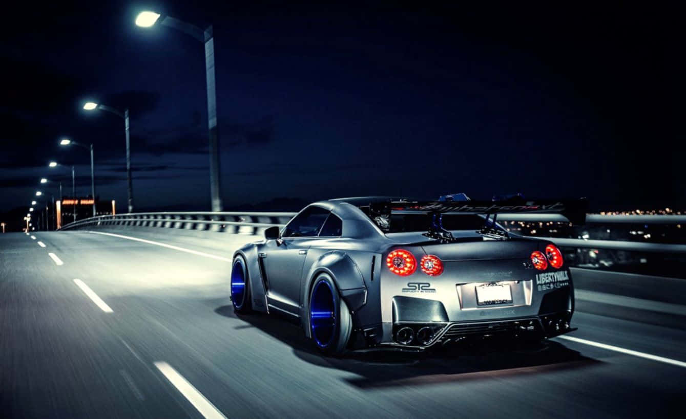 GTR R35 нощен път Тапет