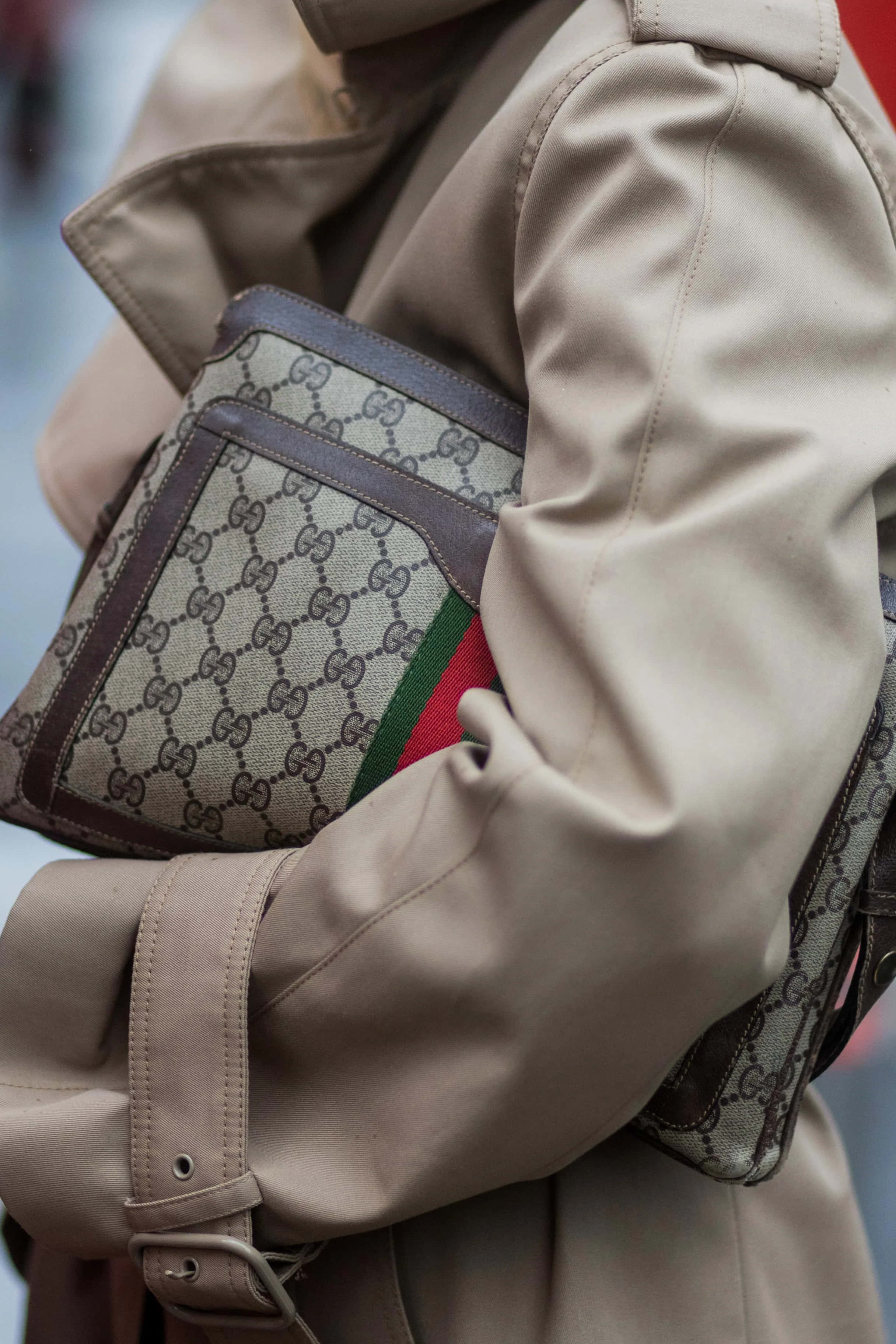 Открий емблематични облики в колекцията Gucci Тапет