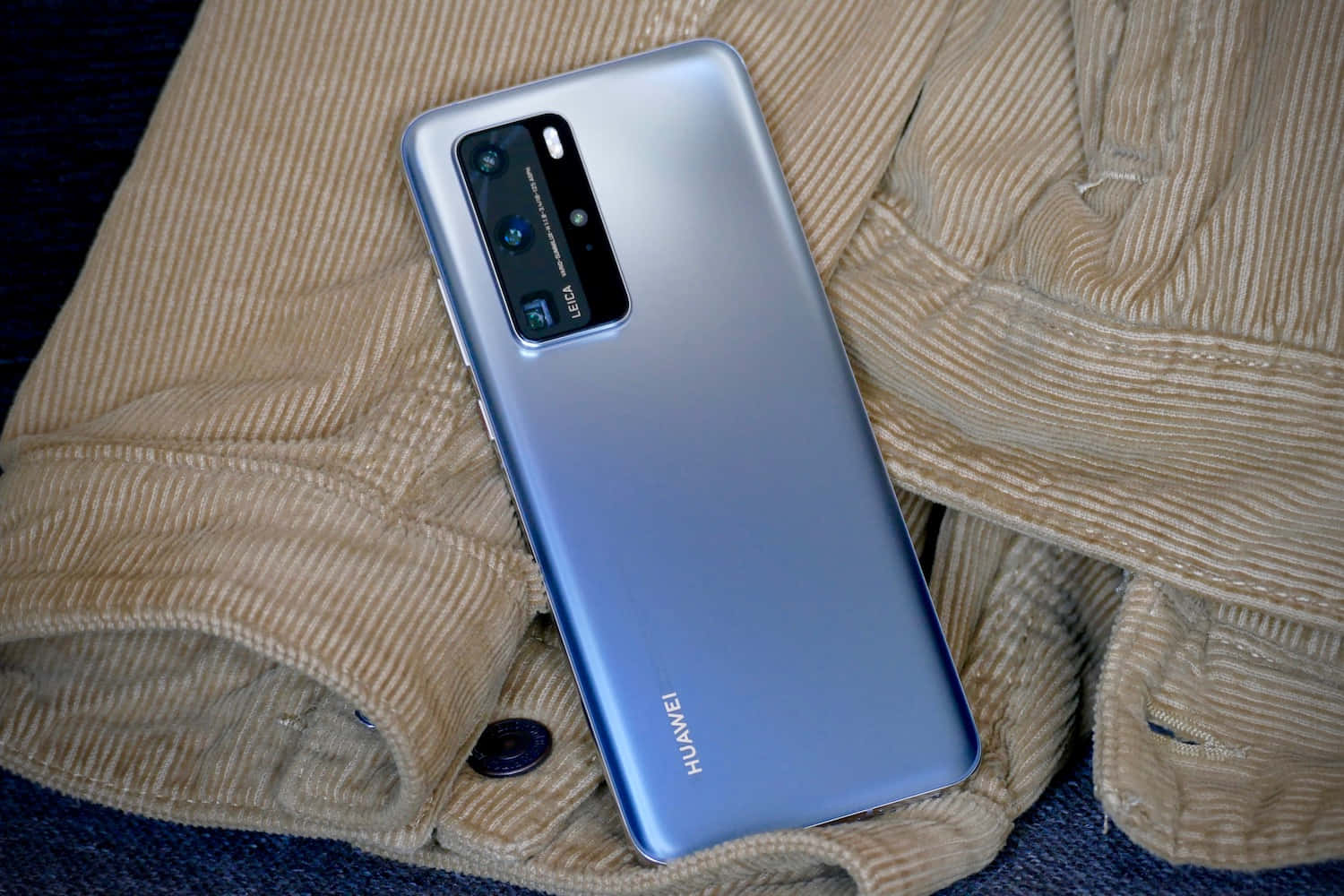 Huawei поставя иновации и качество на преден план в своите устройства Тапет
