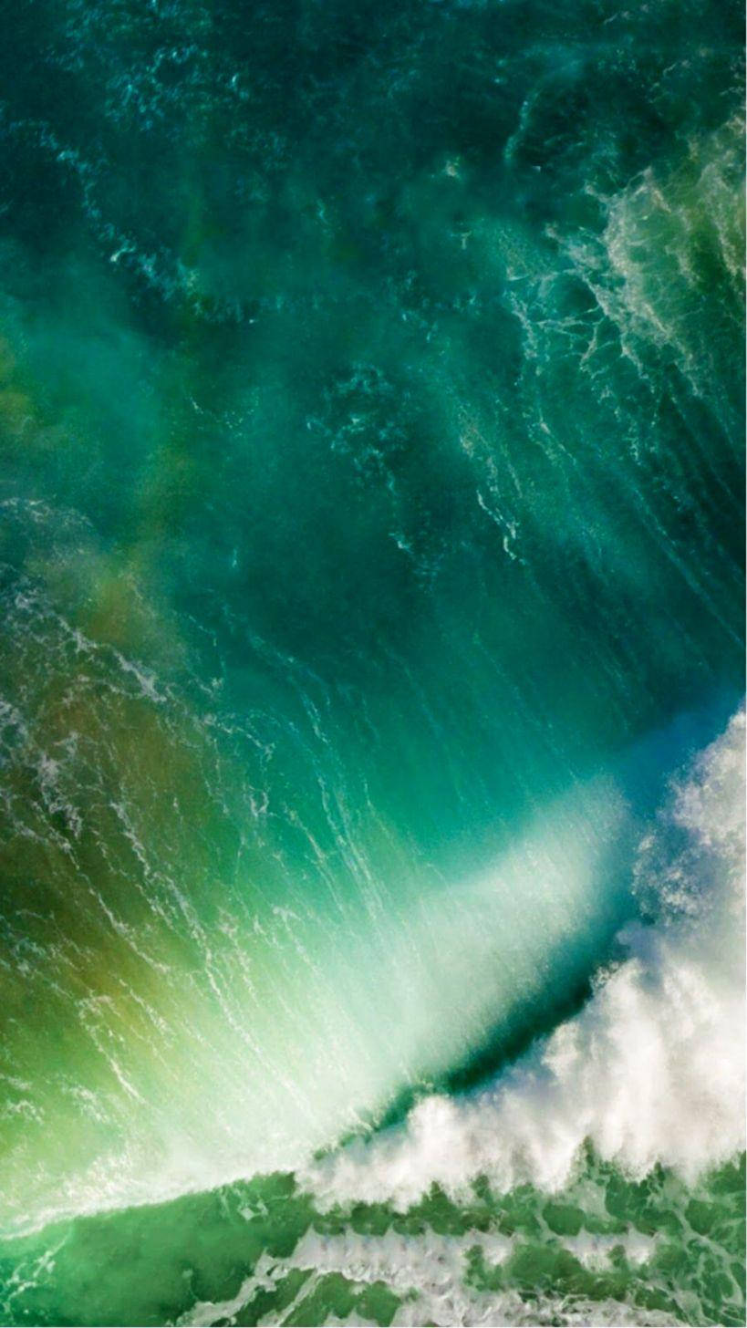 Въздушен кадър на водопади iOS 7 Тапет