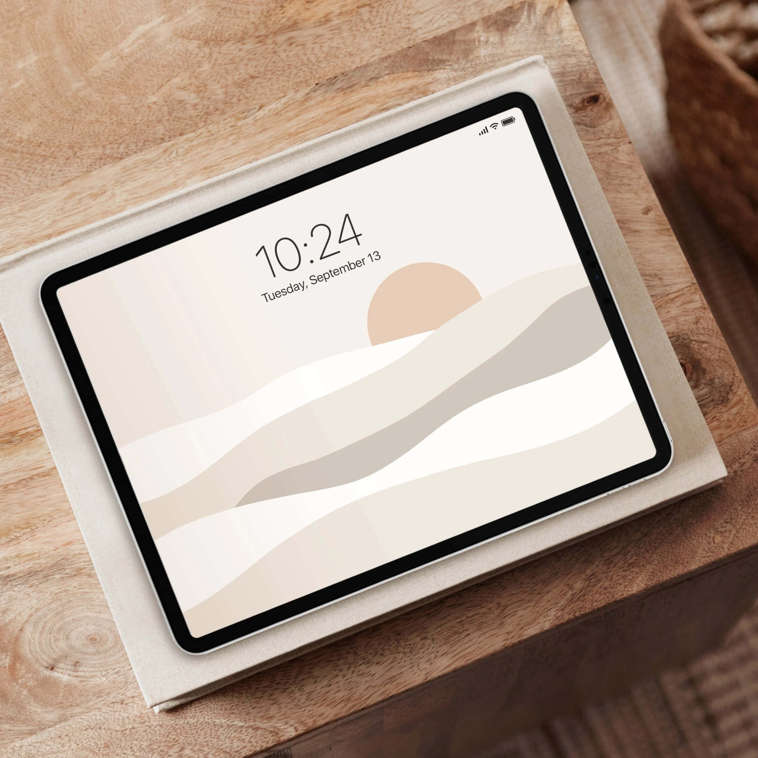 "Останете креативни с естетичния iPad." Тапет