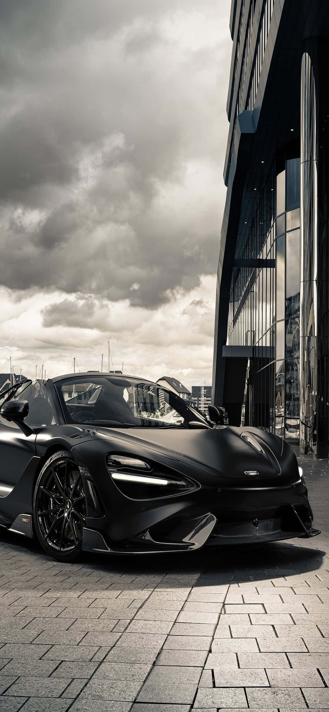 iPhone X Mclaren 720s черно-бял фон Тапет