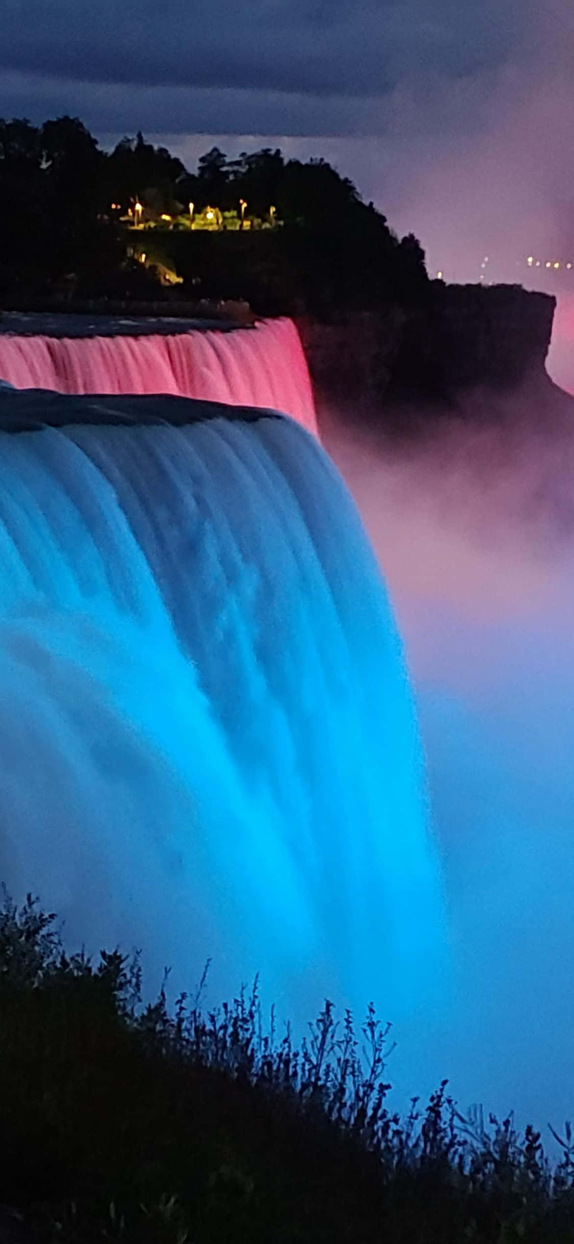 iPhone X Blue Lit Niagara Falls Background Тапет
