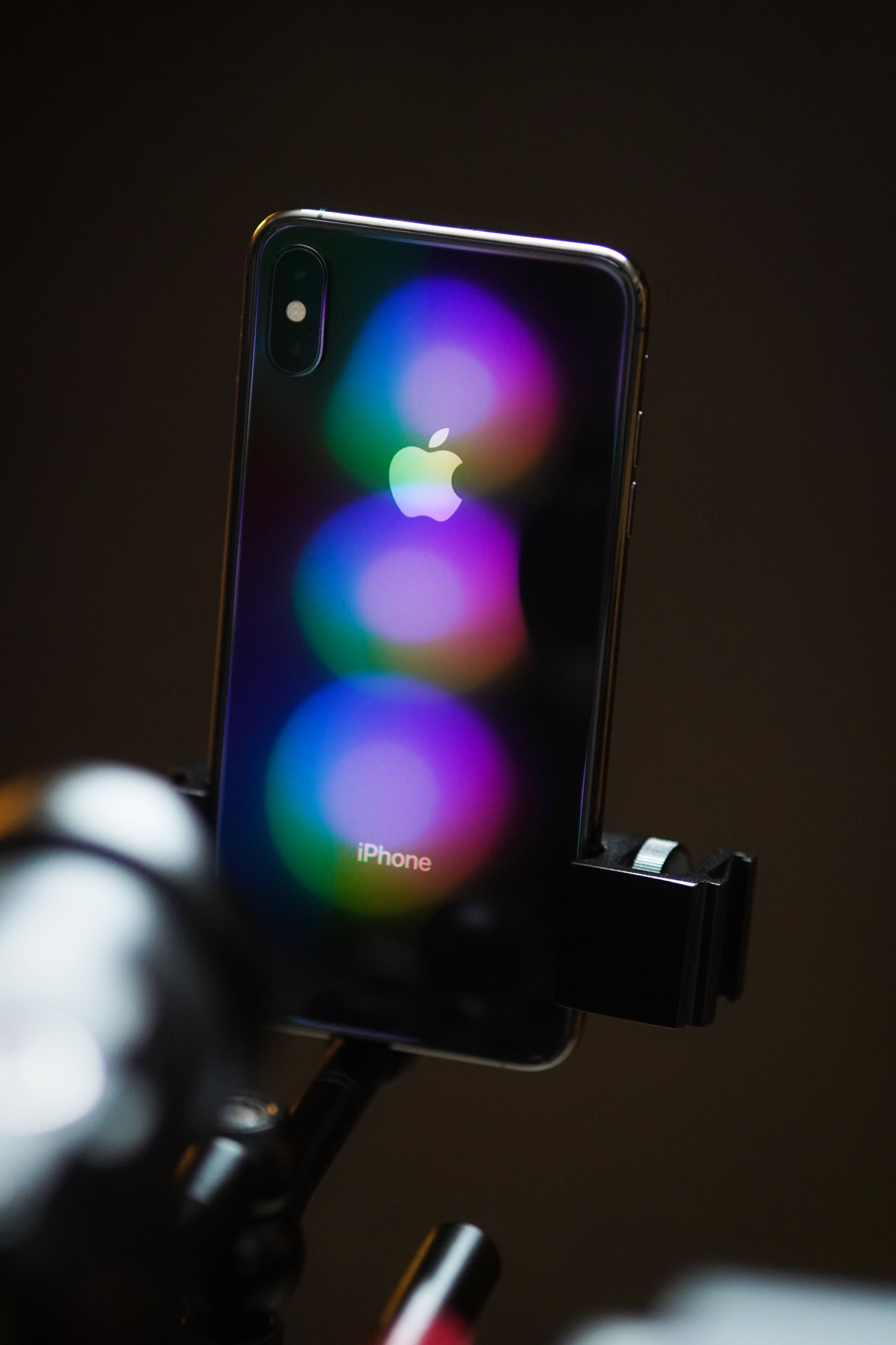 Отражение iPhone Xs Max Тапет