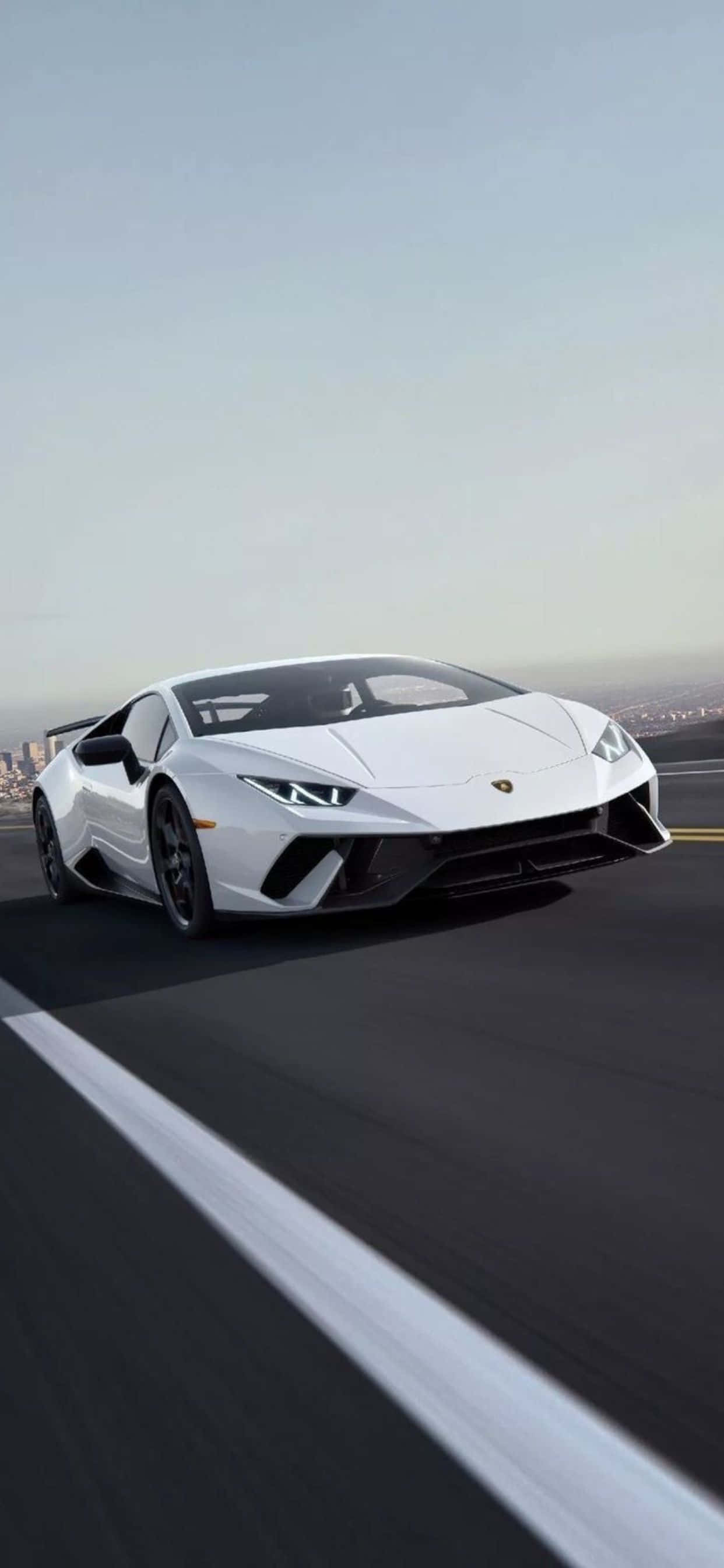 iPhone XS Max Lamborghini Huracan EVO бял фон Тапет