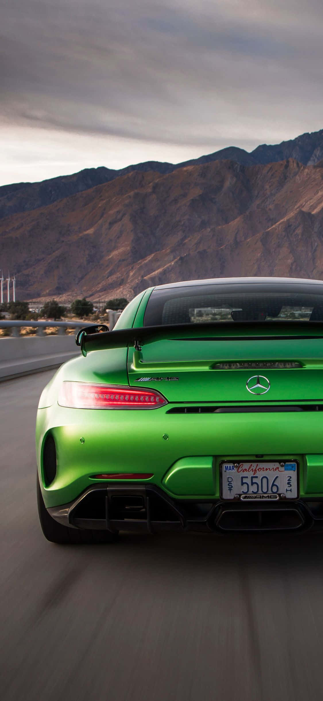 Зелен iPhone Xs Mercedes Amg фон Тапет