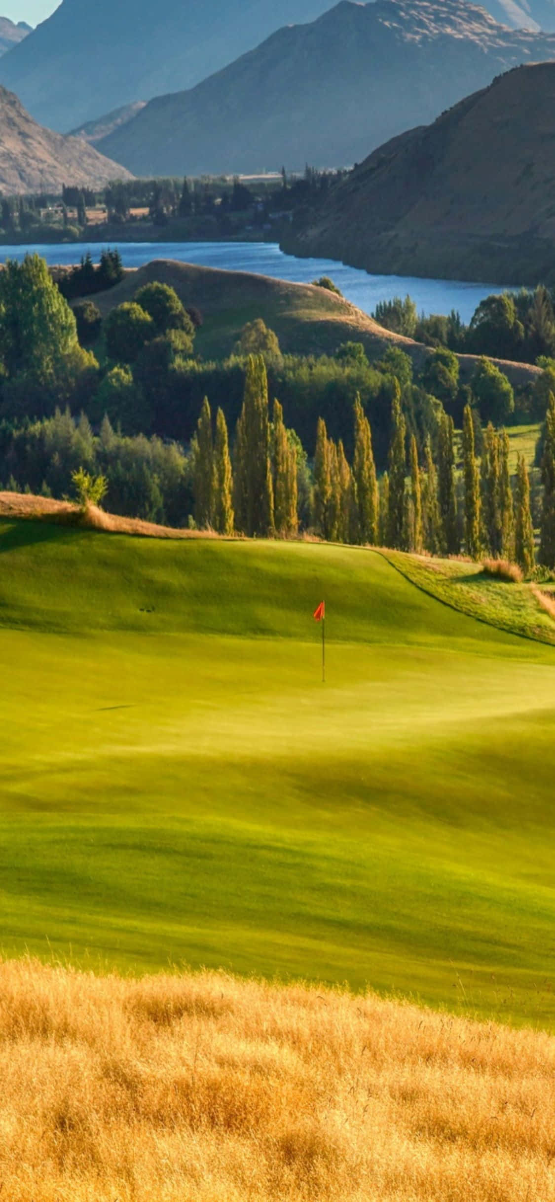 Фон за iPhone Xs за голф от The Hills Golf Club Тапет