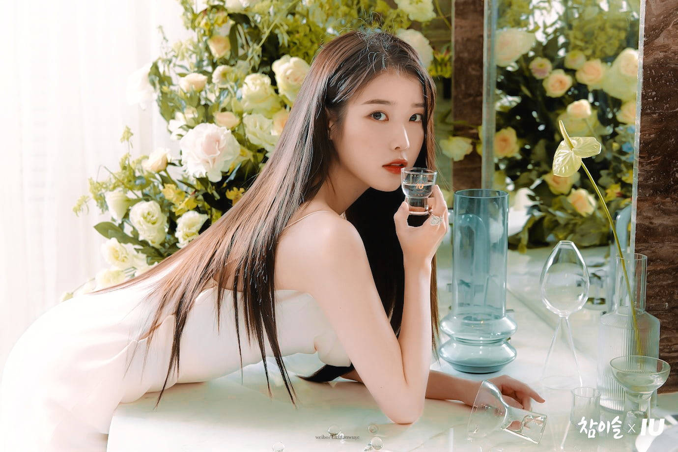 IU Vogue Korea списание Тапет