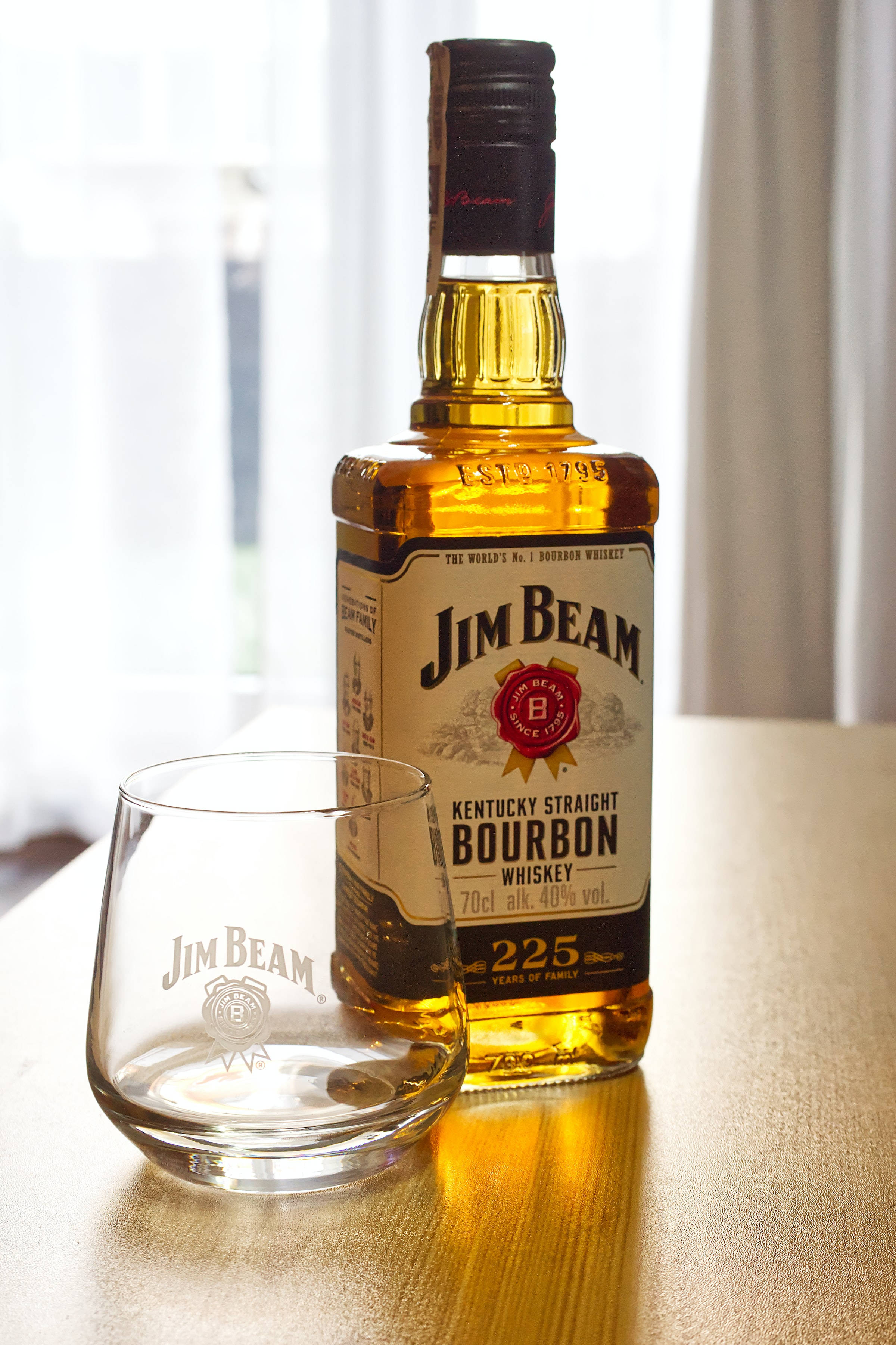 Фино бутилка Jim Beam Bourbon Whiskey Тапет