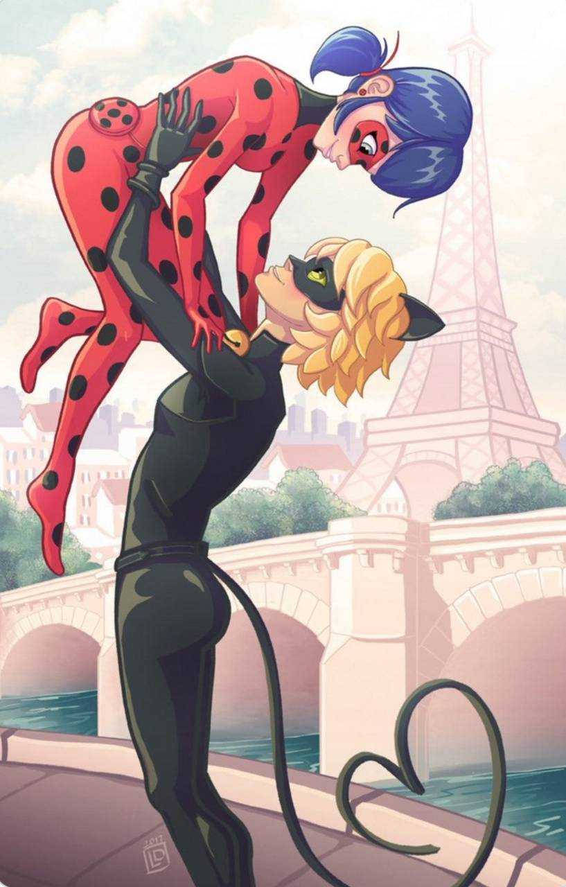 Ladybug и Cat Noir се целуват в Париж Тапет