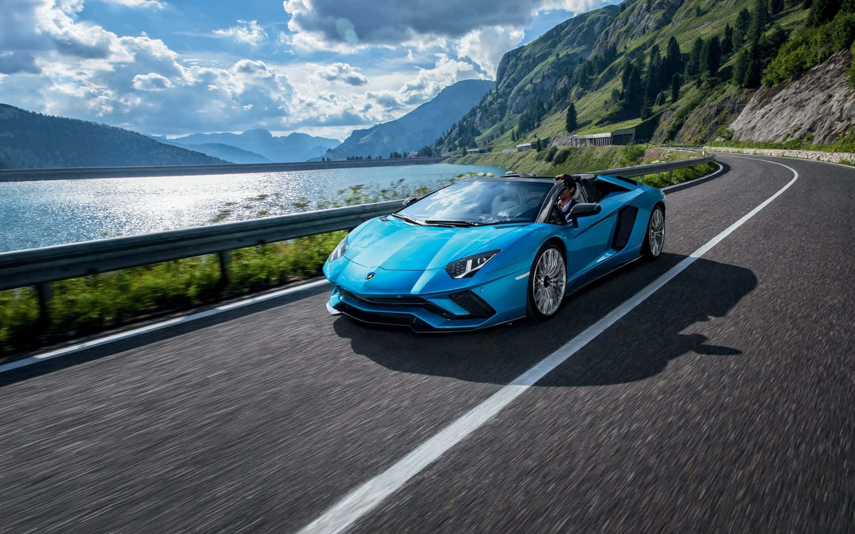 Спортно Светлосиньо Lamborghini Aventador Тапет