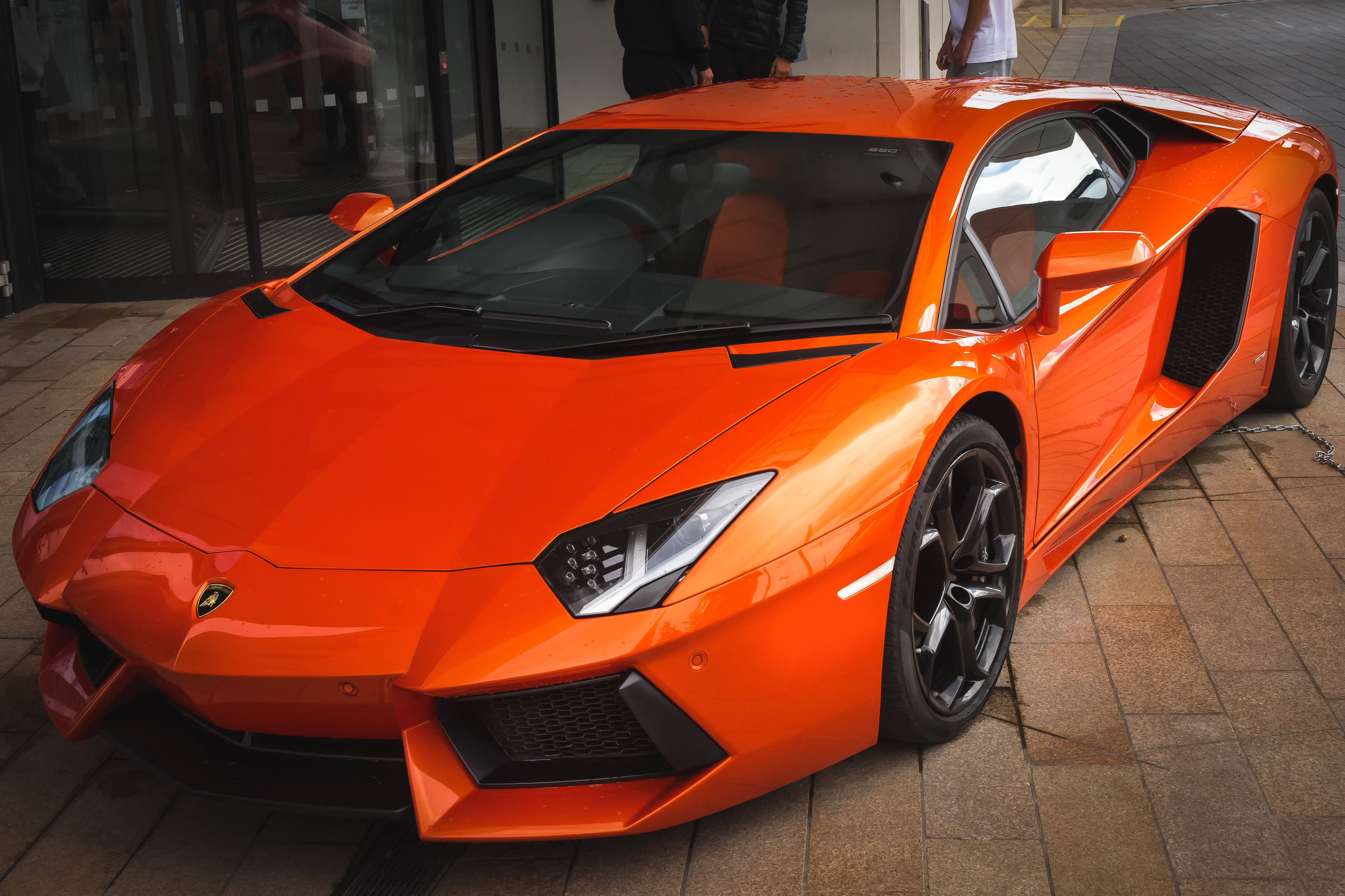 Емблематичният Lamborghini Aventador Тапет