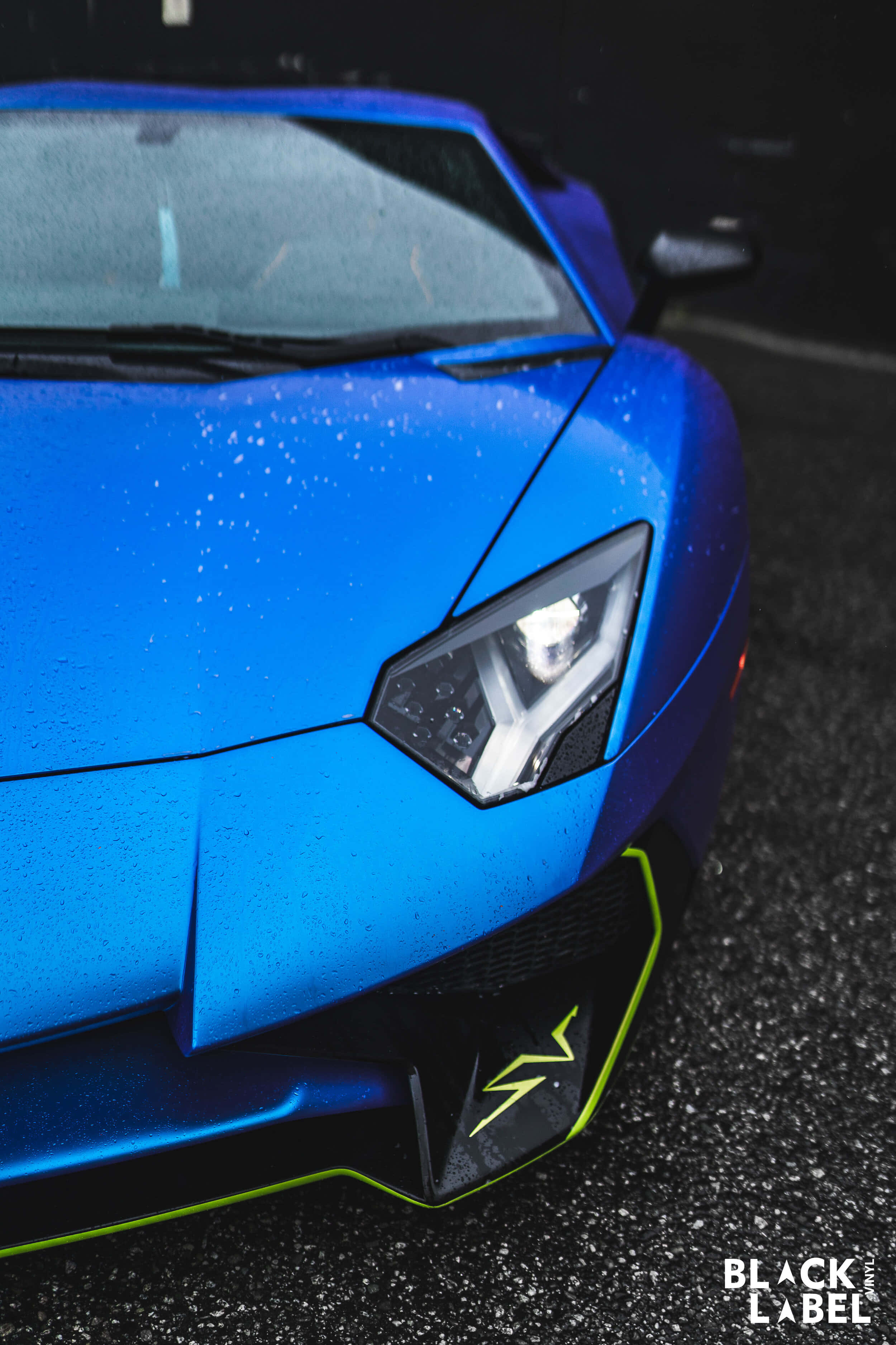 Изглеждаш безупречно в синьо Lamborghini. Тапет