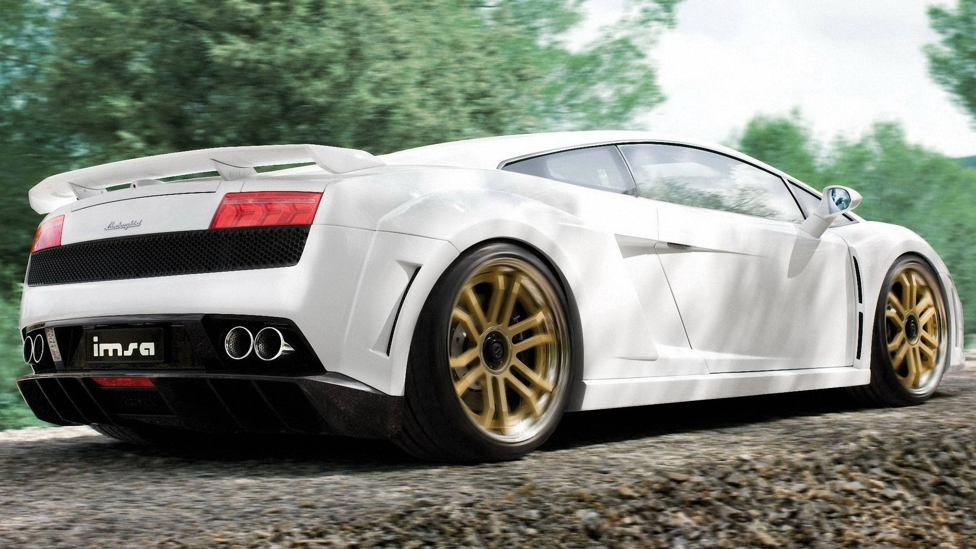 Лукс и скорост на бяло Lamborghini Тапет