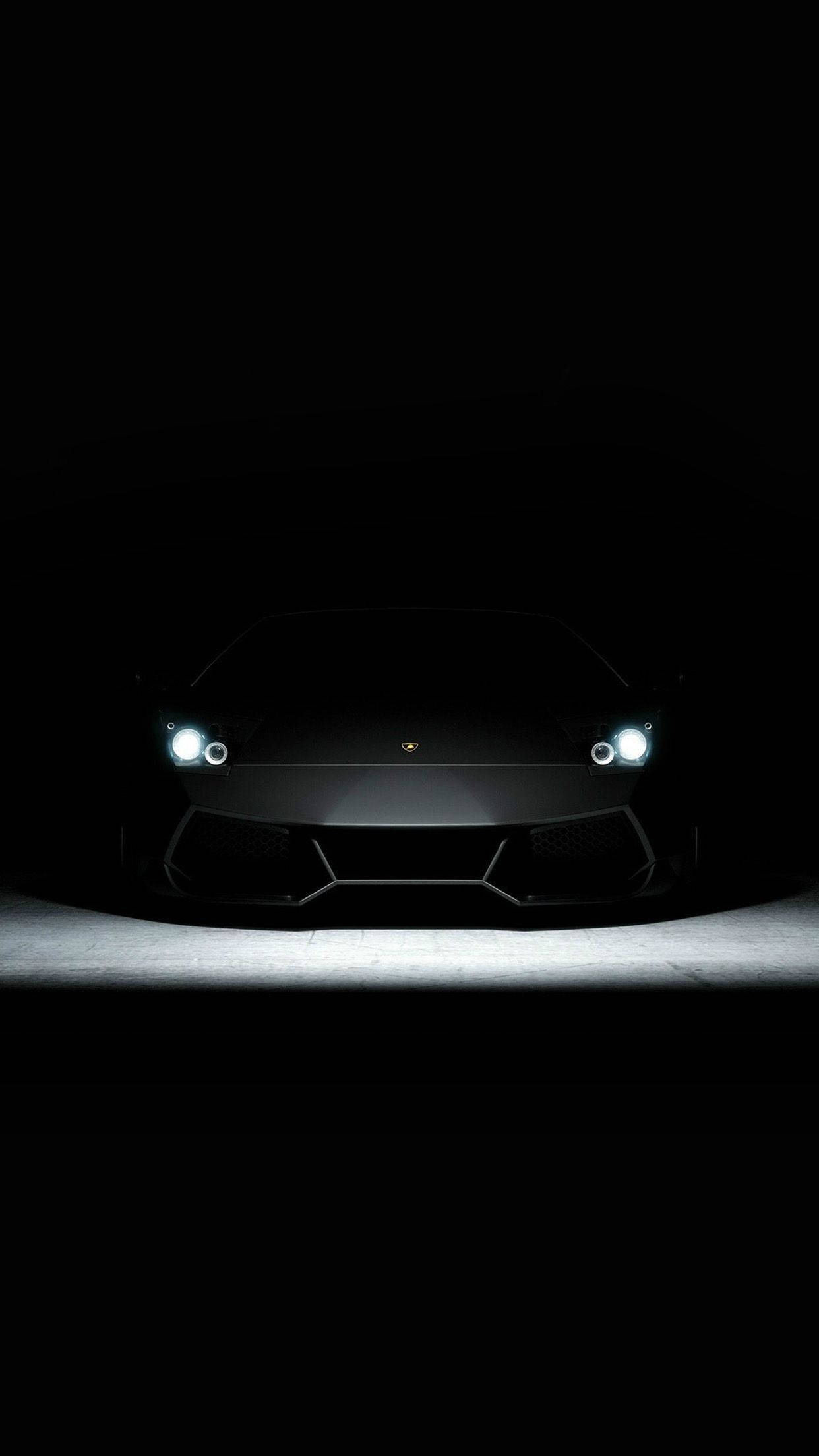 Черен естетичен Lamborghini с бяли фарове за iPhone Тапет