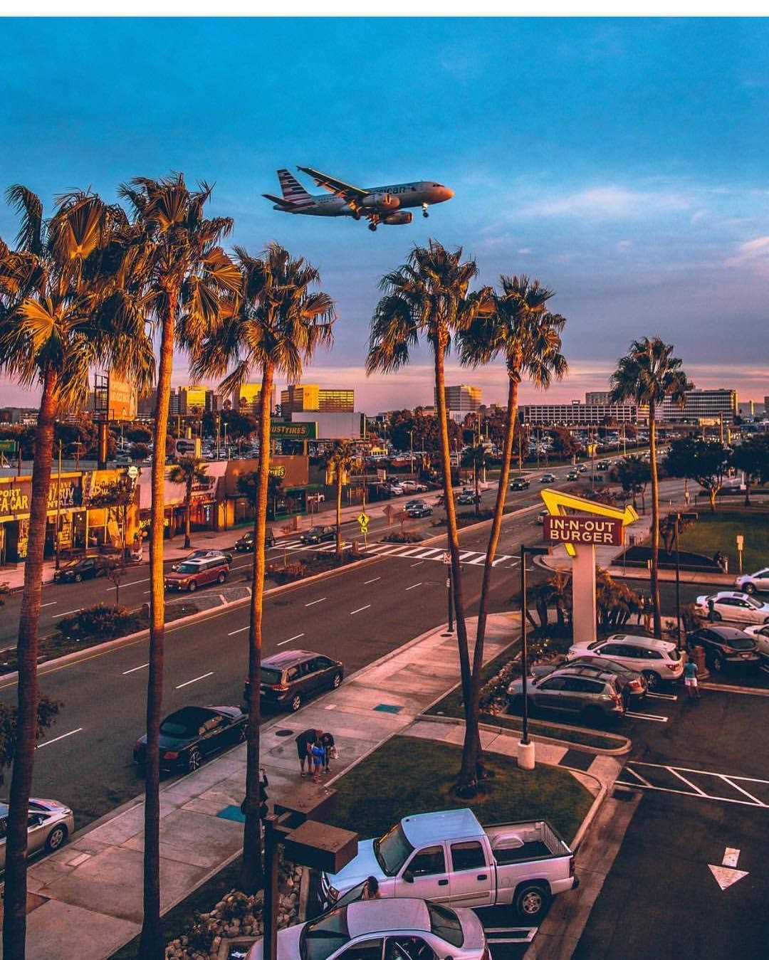 Залез над международното летище в Лос Анджелис (LAX) Тапет