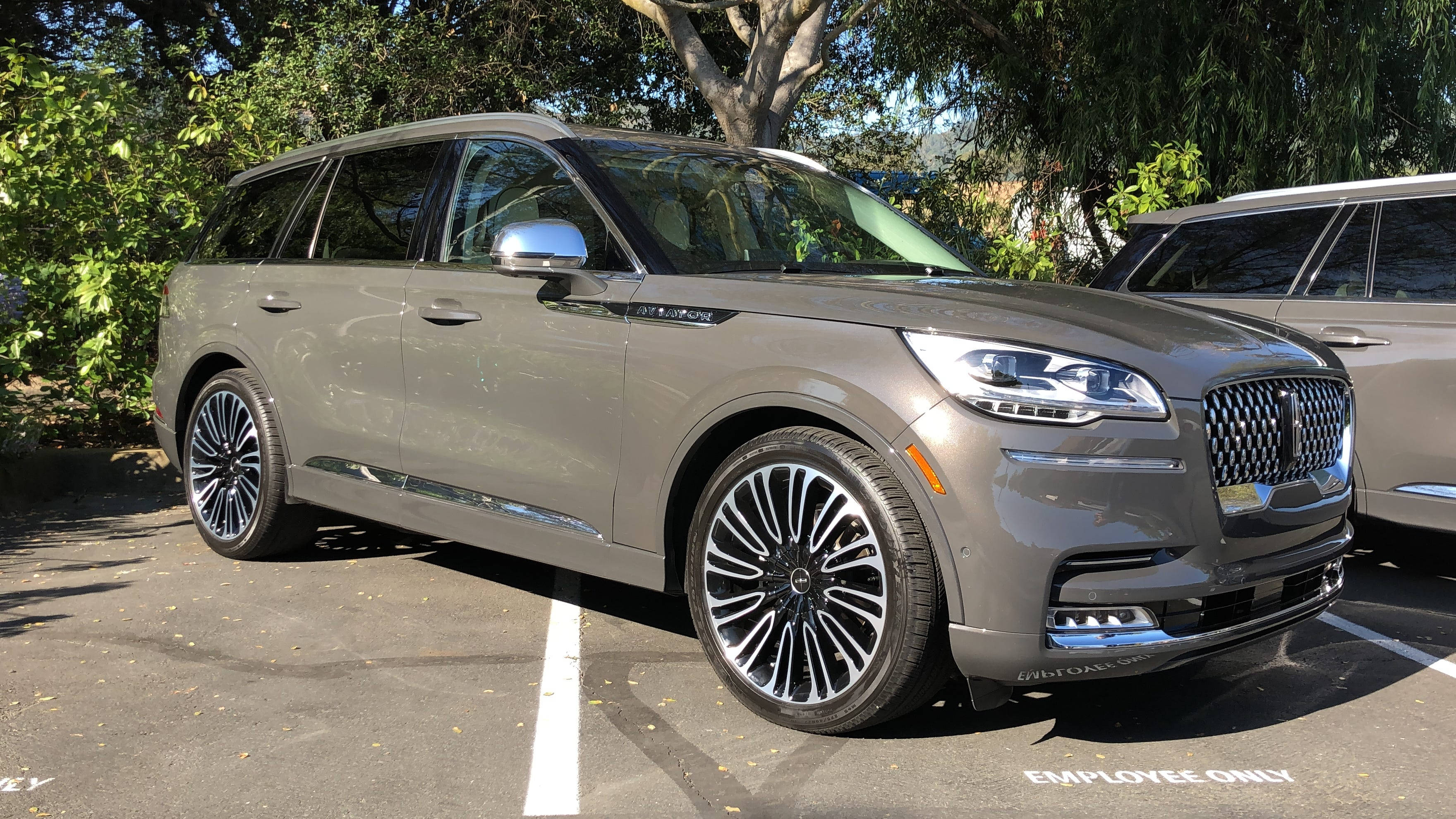 Екстравагантен автомобил Lincoln Aviator SUV 2020 Тапет