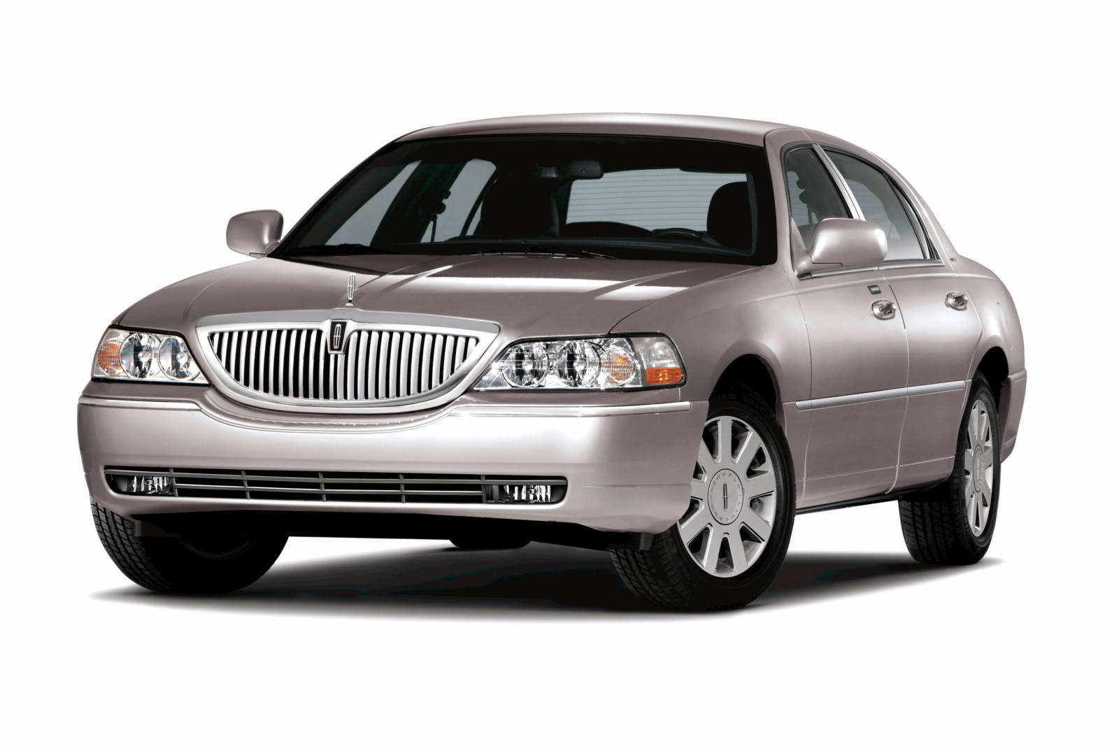 Класически Lincoln Town Car модел 2007 Тапет