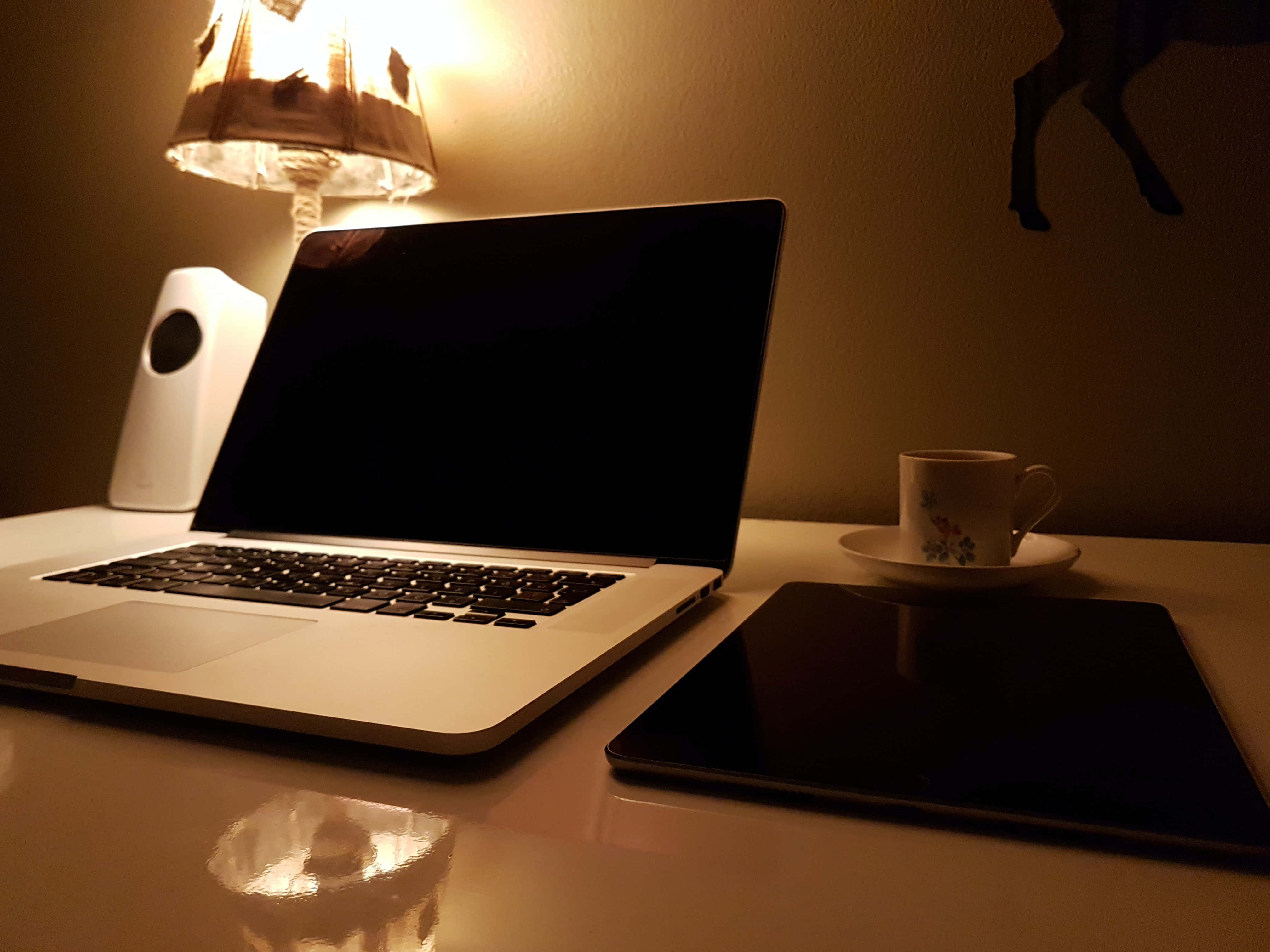 Насладете се на красотата на този естетичен Macbook Тапет