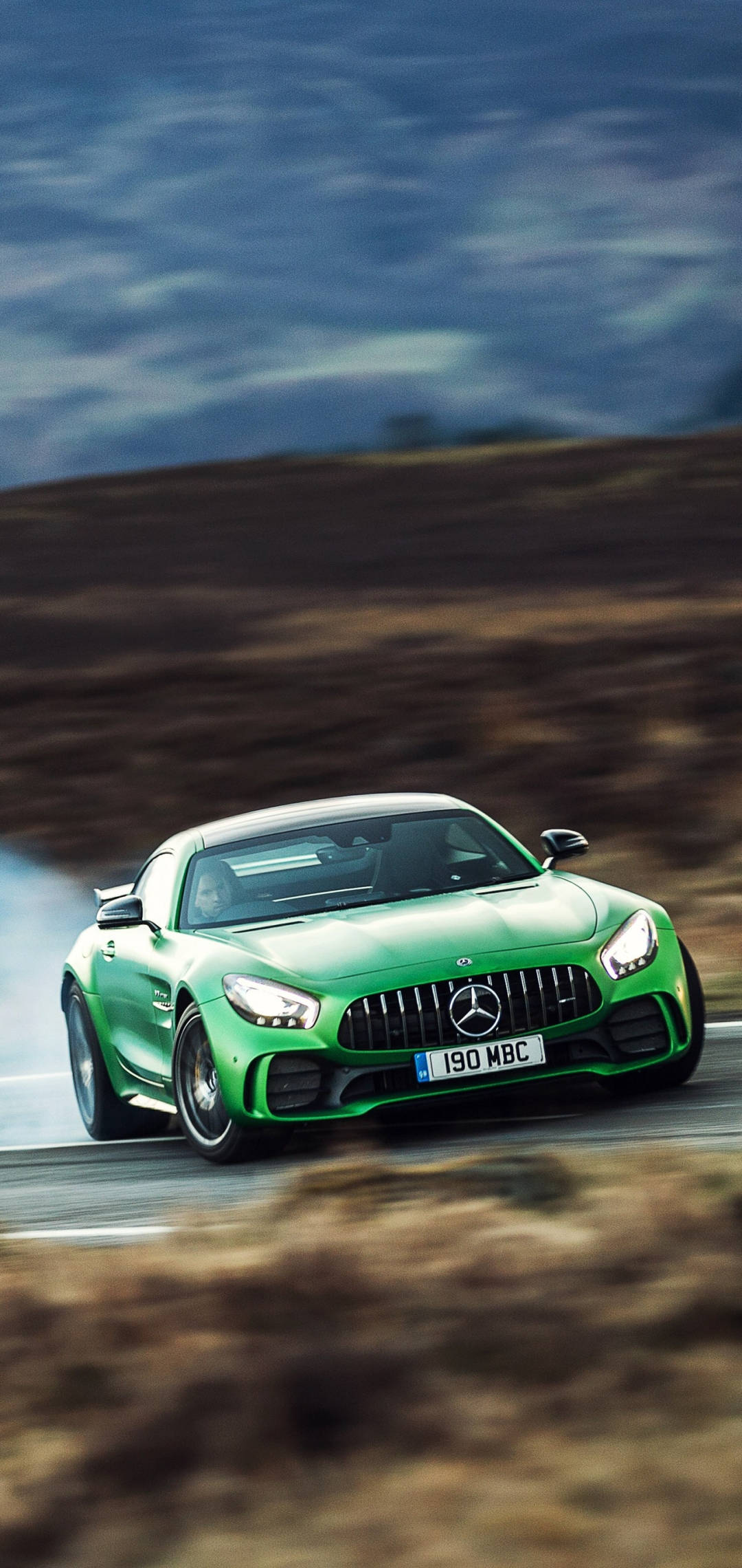 Зелен Mercedes AMG Racing iPhone Тапет