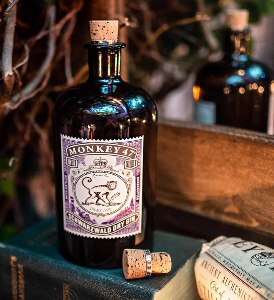 Monkey 47 Gin Schwarzwald Dry German Liquor Тапет
