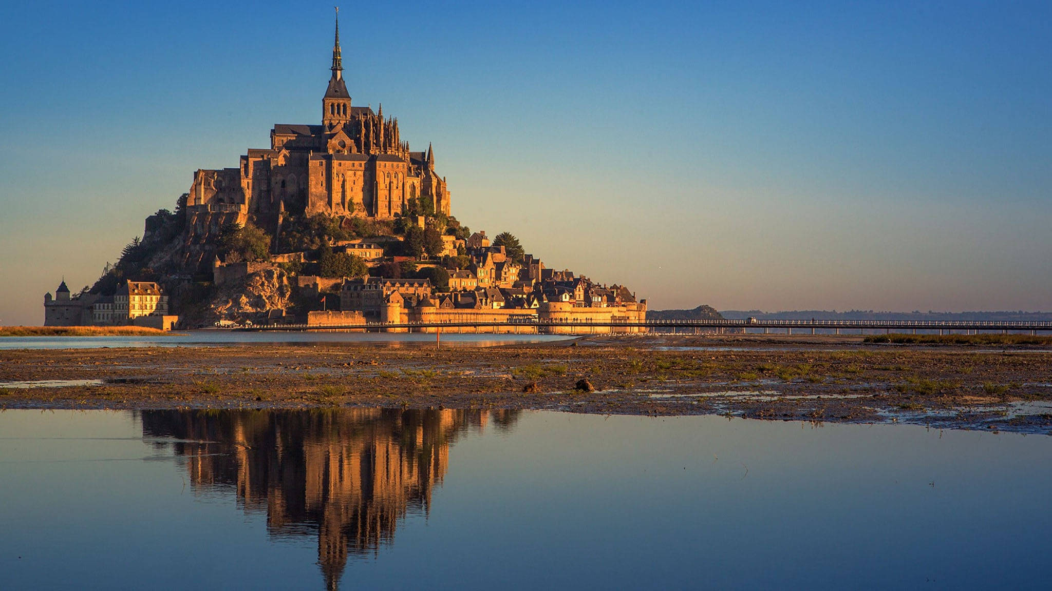 Mont Saint Michel Vedro Nebe Тапет