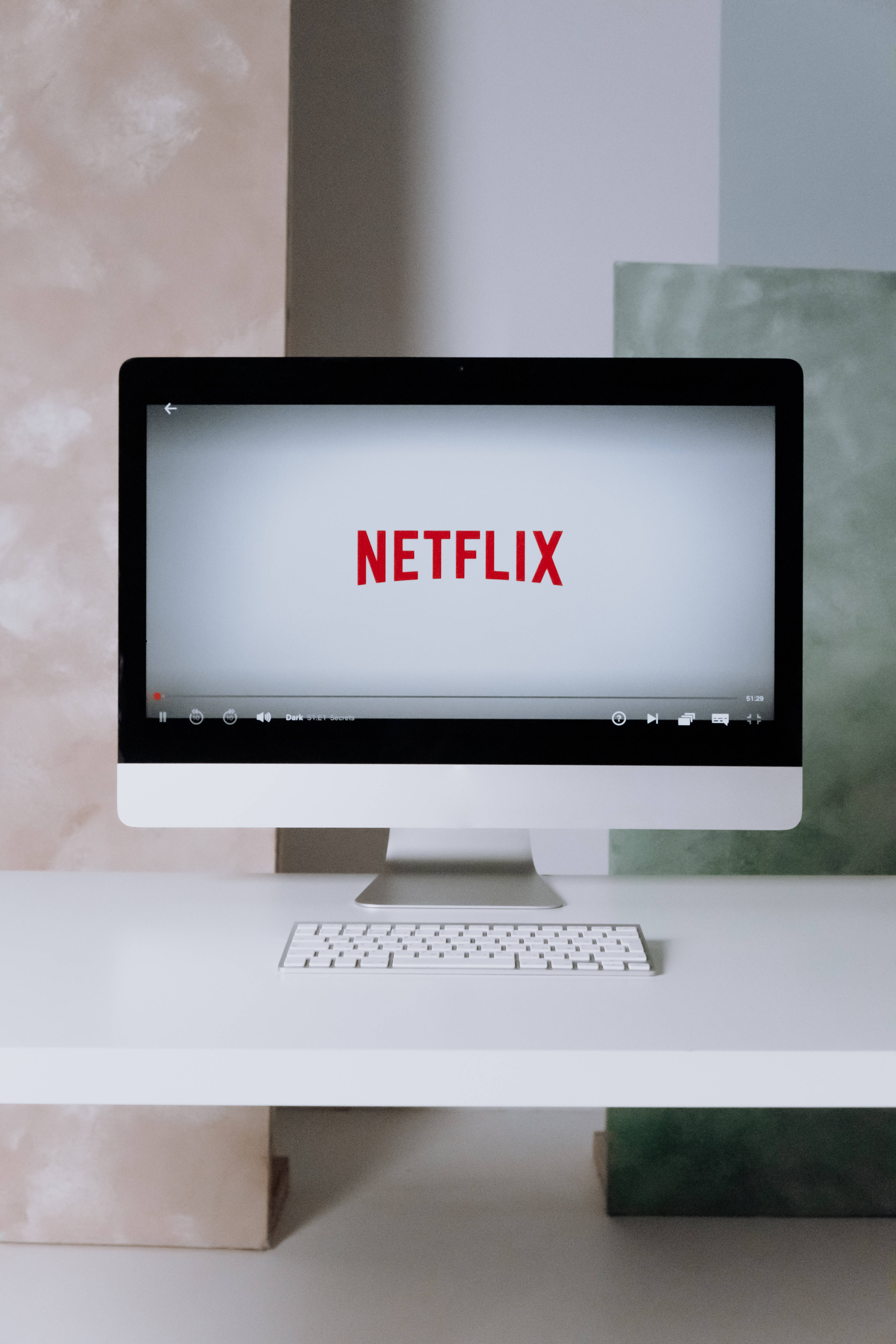 Netflix на компютърен екран Тапет