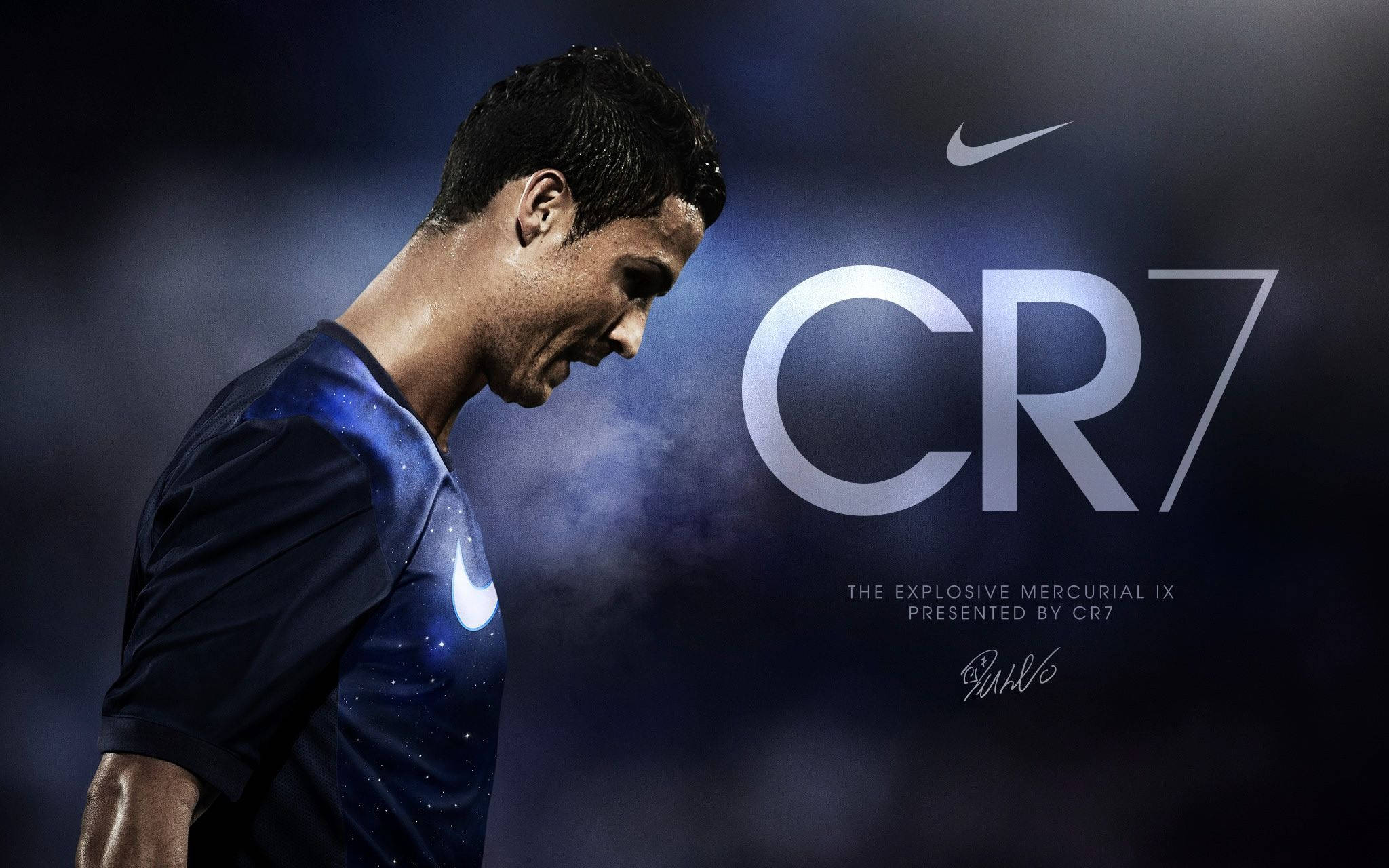 Кристиано Роналдо носи емблематичния екип Nike CR7 Тапет