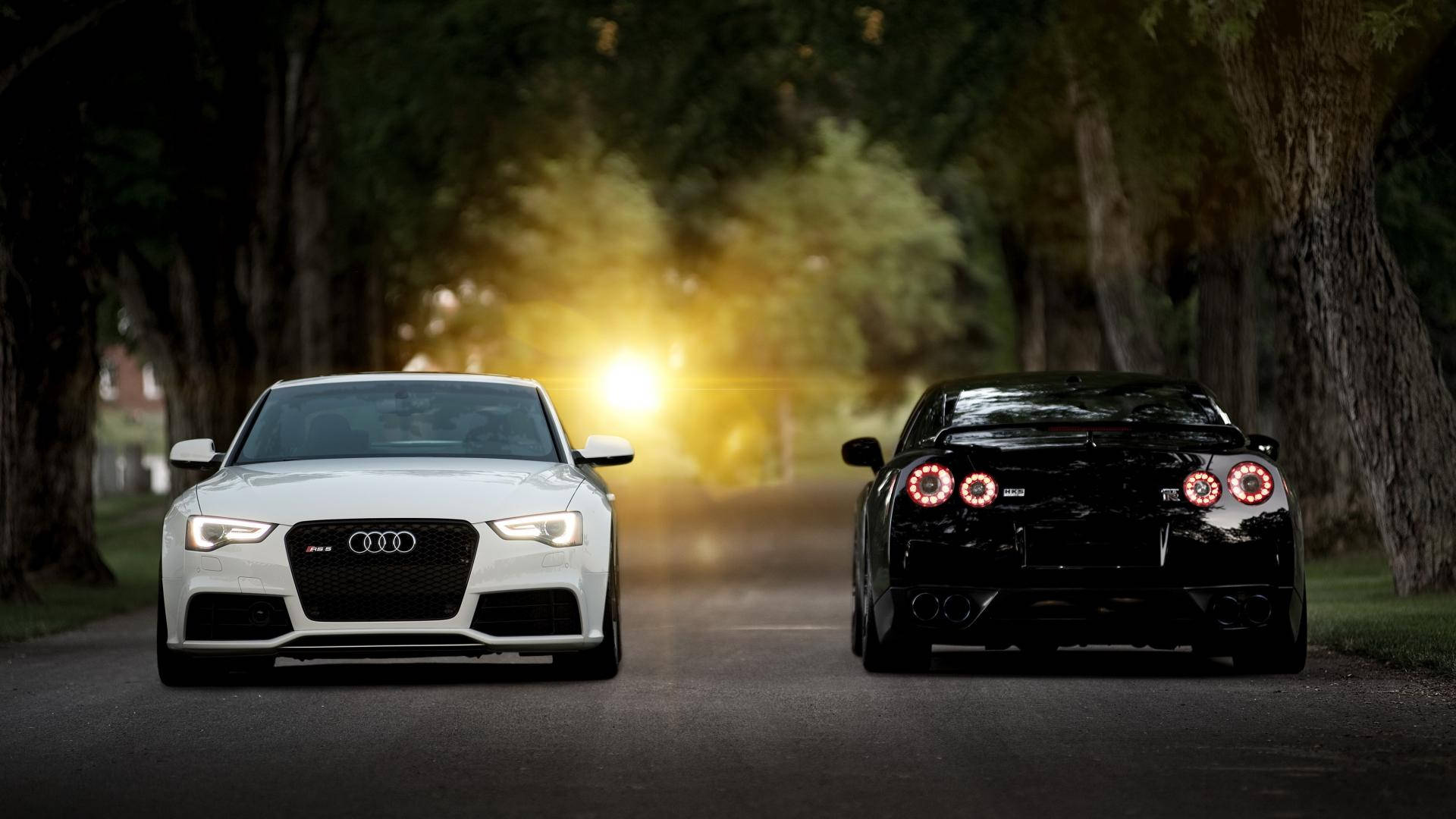 Бели и черни автомобили Nissan GTR Тапет