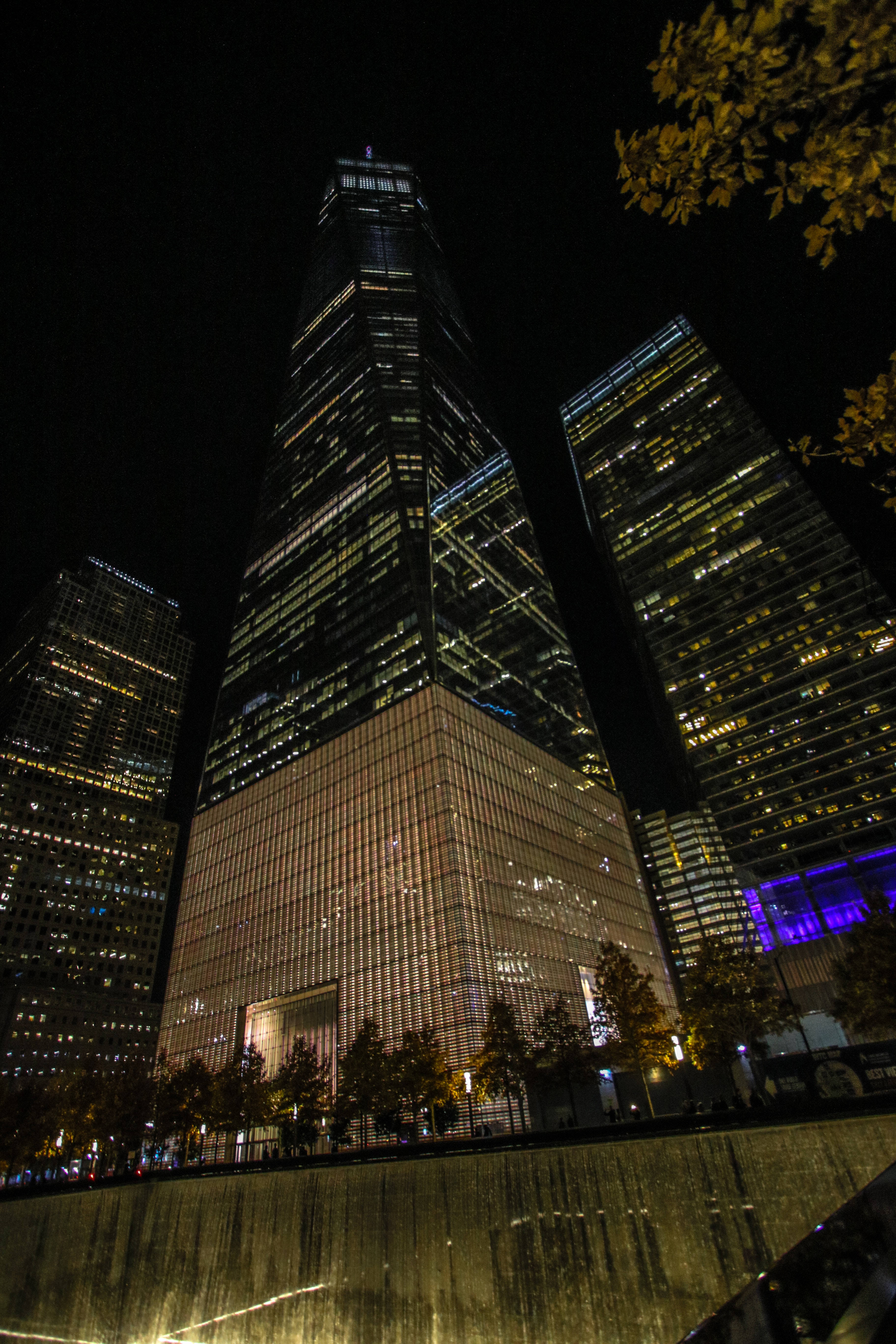 One World Trade Center Ню Йорк Нощ iPhone Тапет
