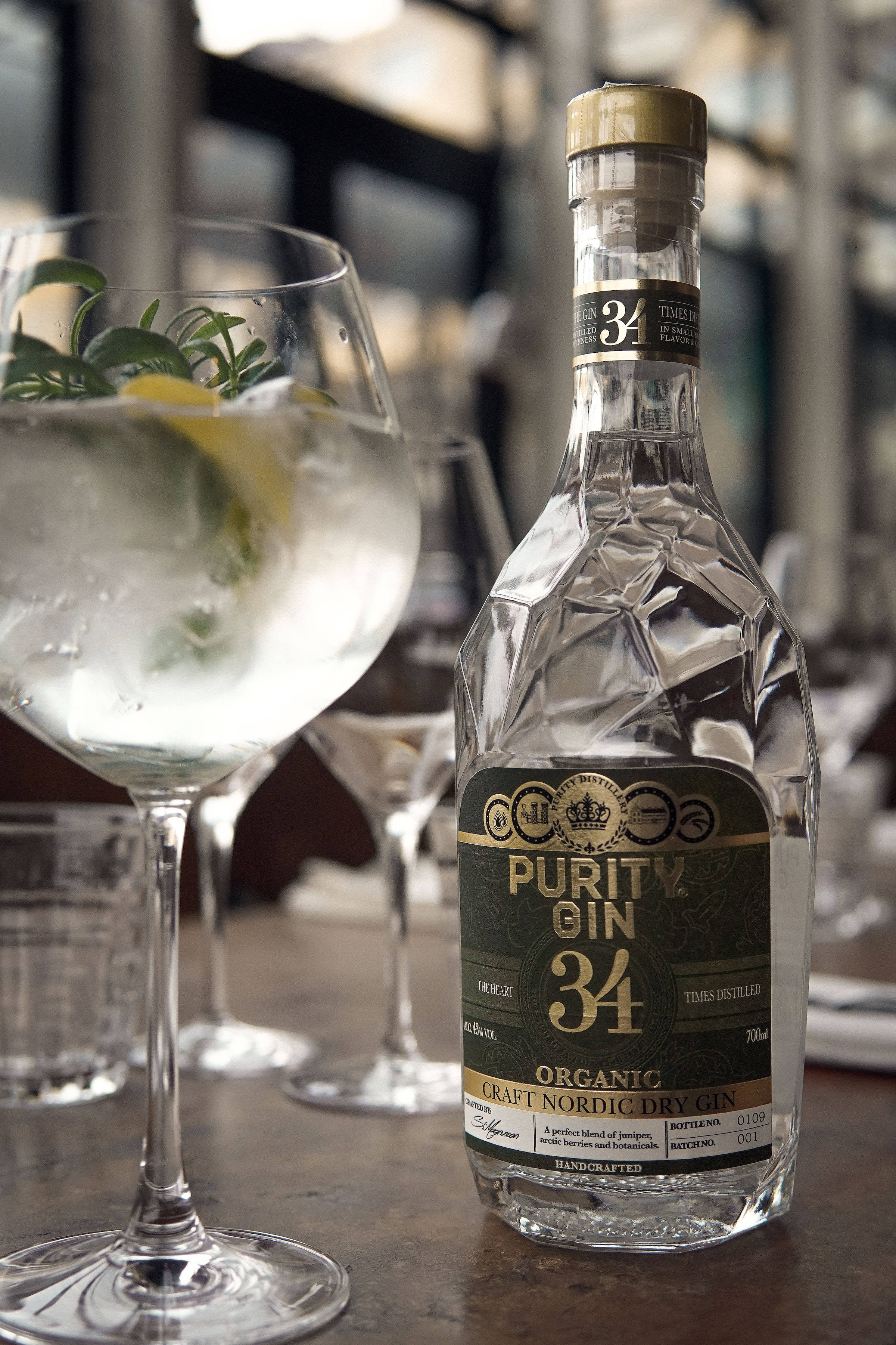 Purity Gin Тапет