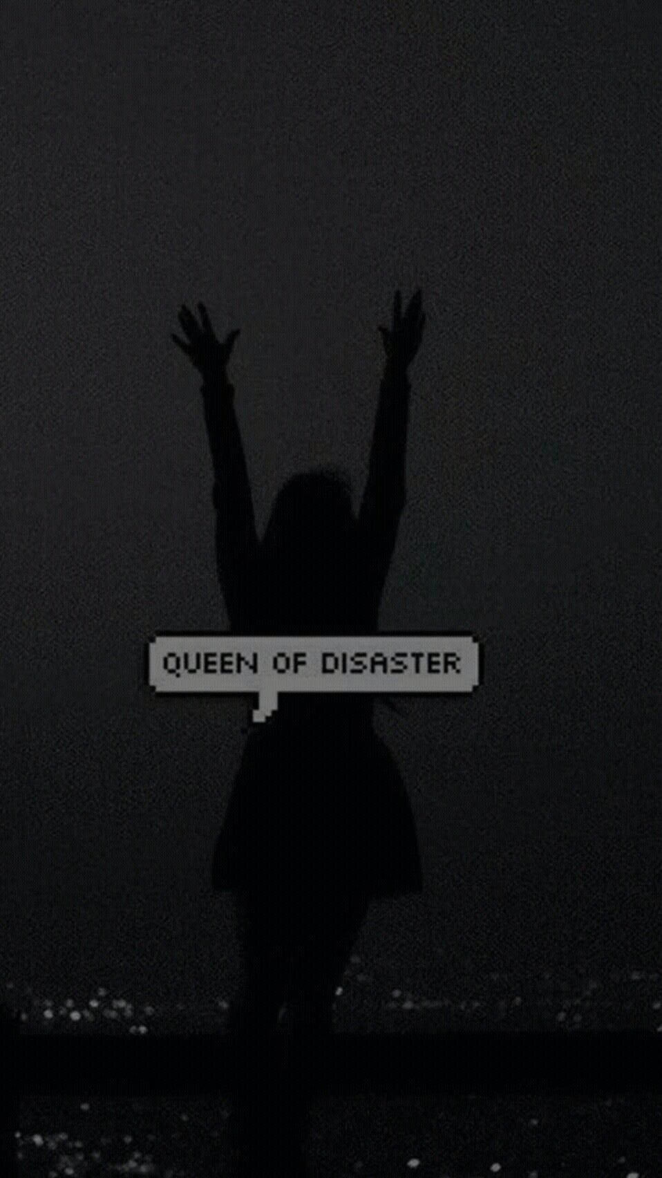 Queen Of Disaster върху черен фон за инди телефон Тапет