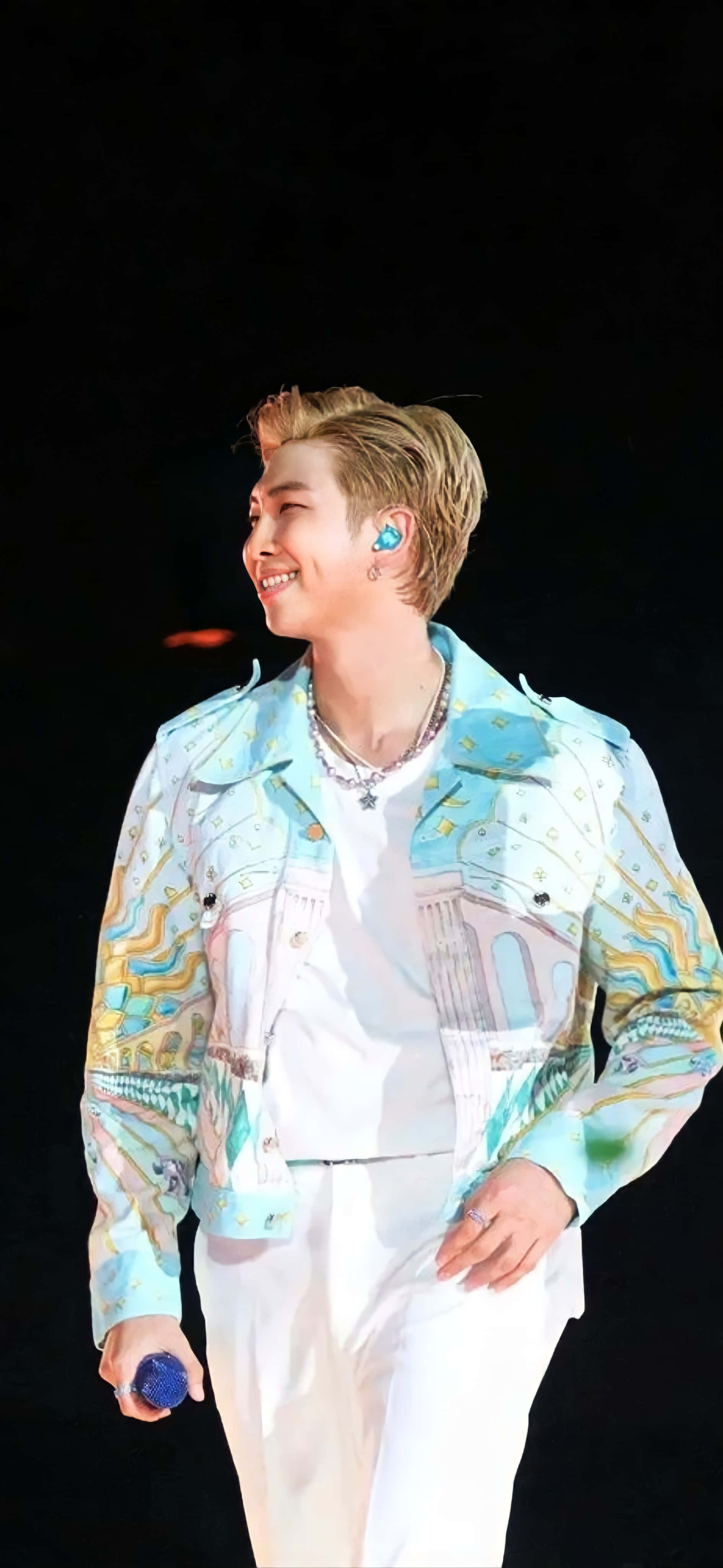 RM, лидер на южнокорейската бой бенд BTS. Тапет