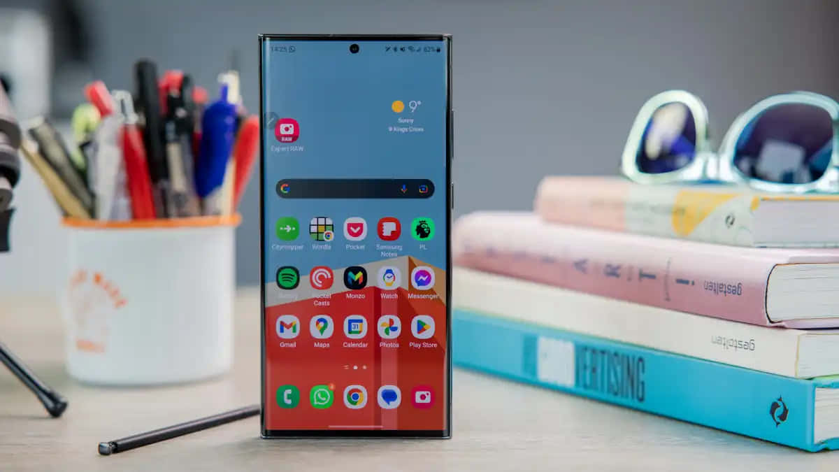 Samsung S23 Ultra дисплей и S Pen Тапет