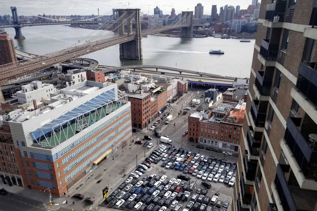 Въздушен кадър на South Street Seaport Тапет
