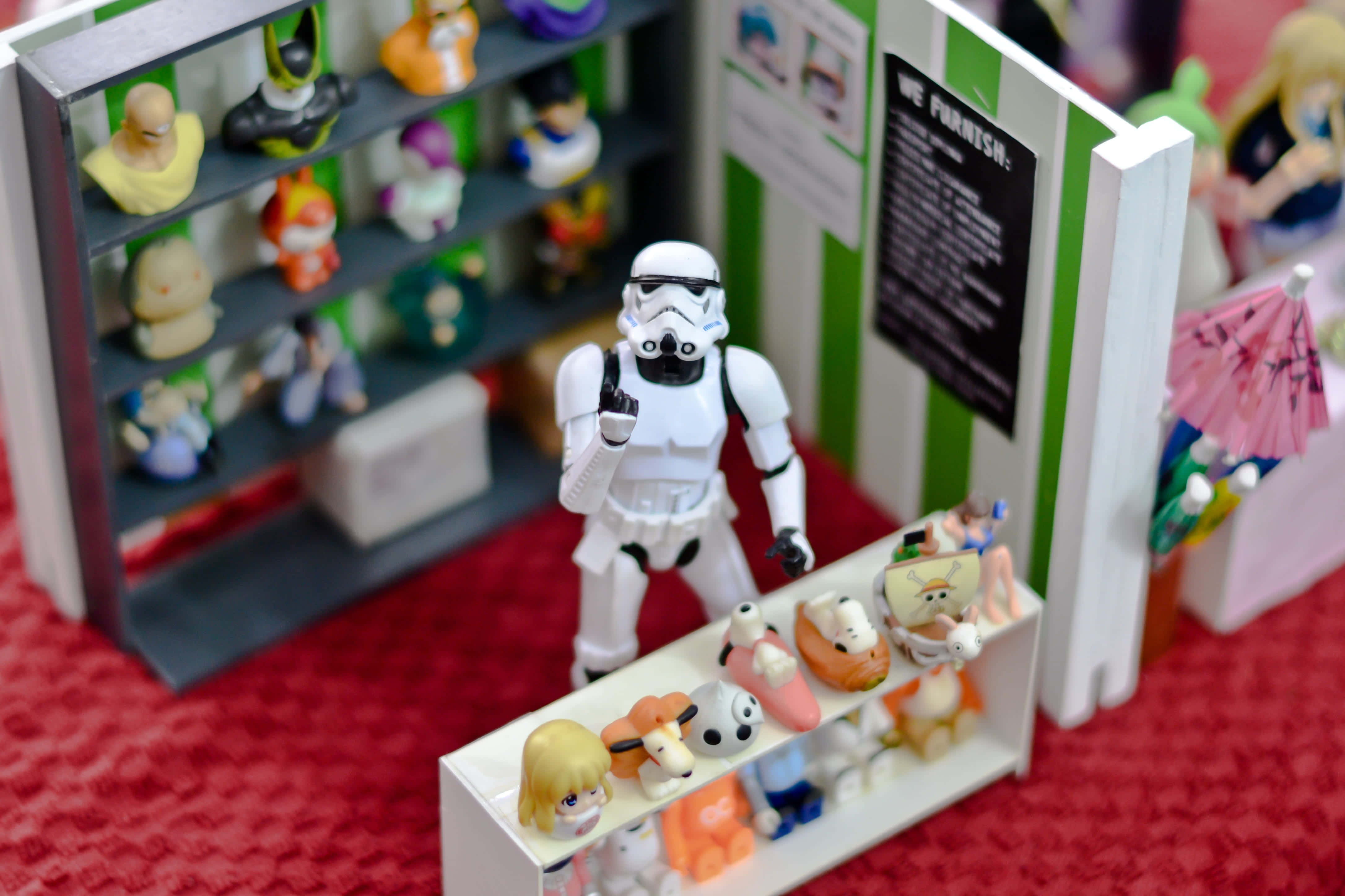 Снимка от гаражна разпродажа със Star Wars Тапет