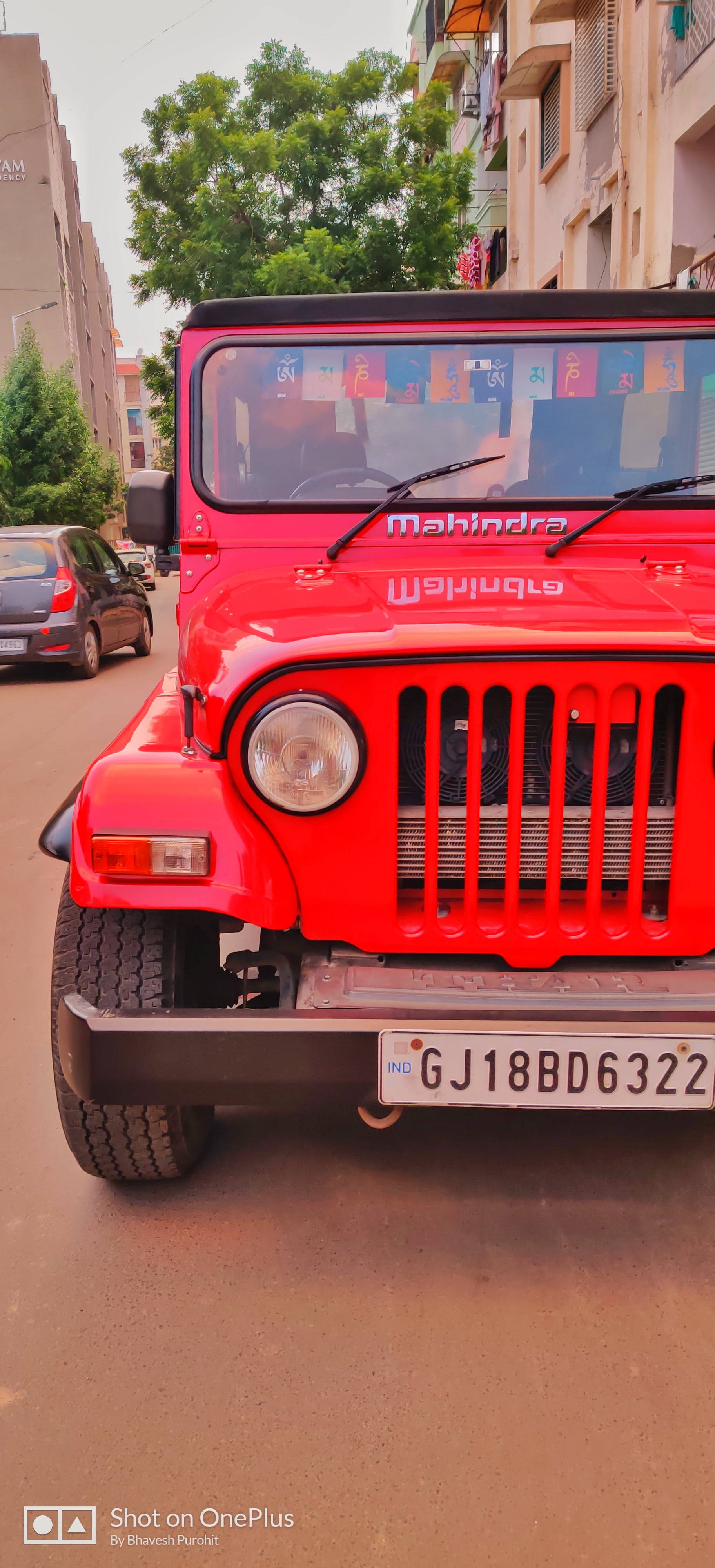 Червен Thar 4K камион Тапет