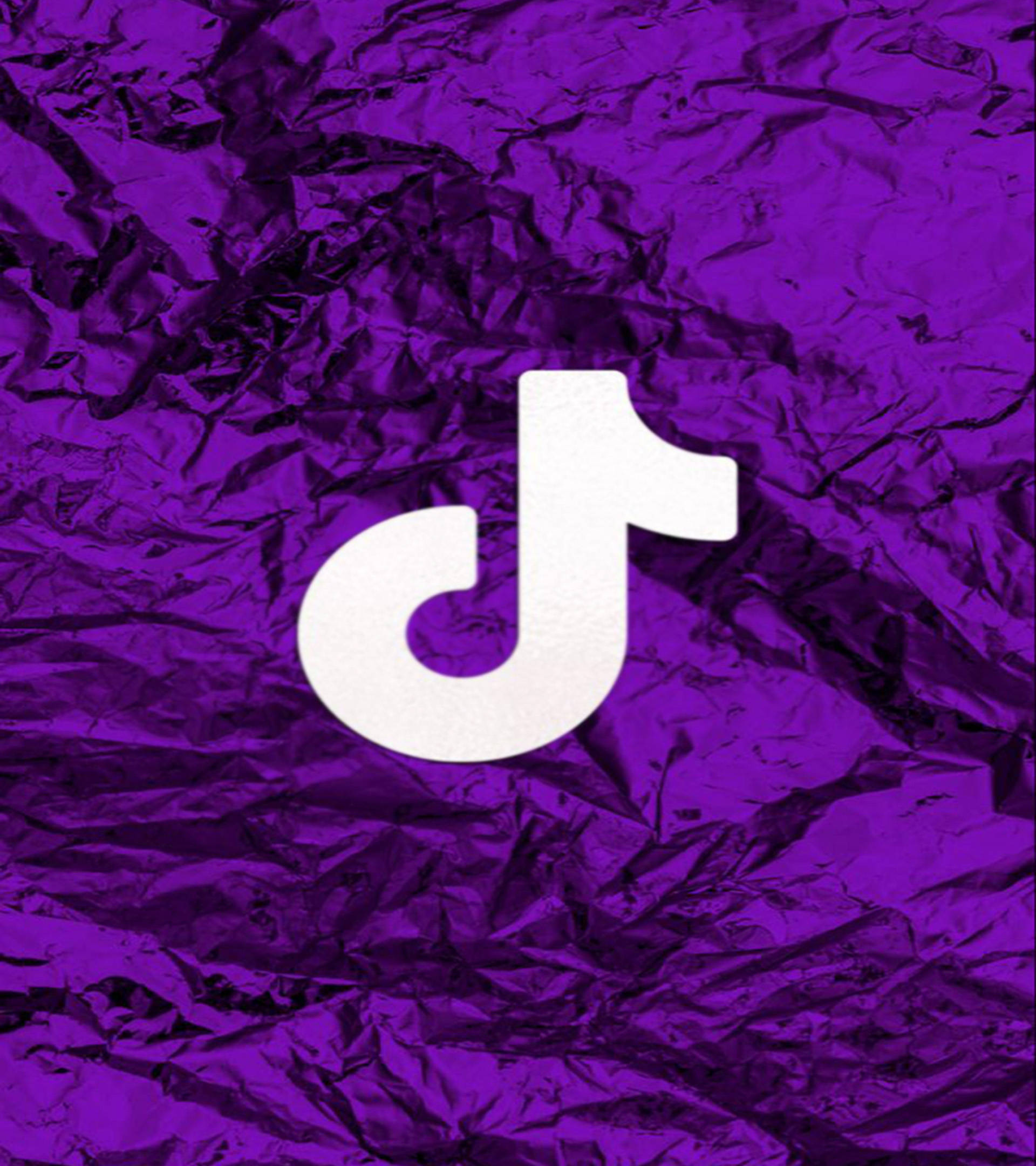 Тъмно лилав плат с лого на TikTok Тапет