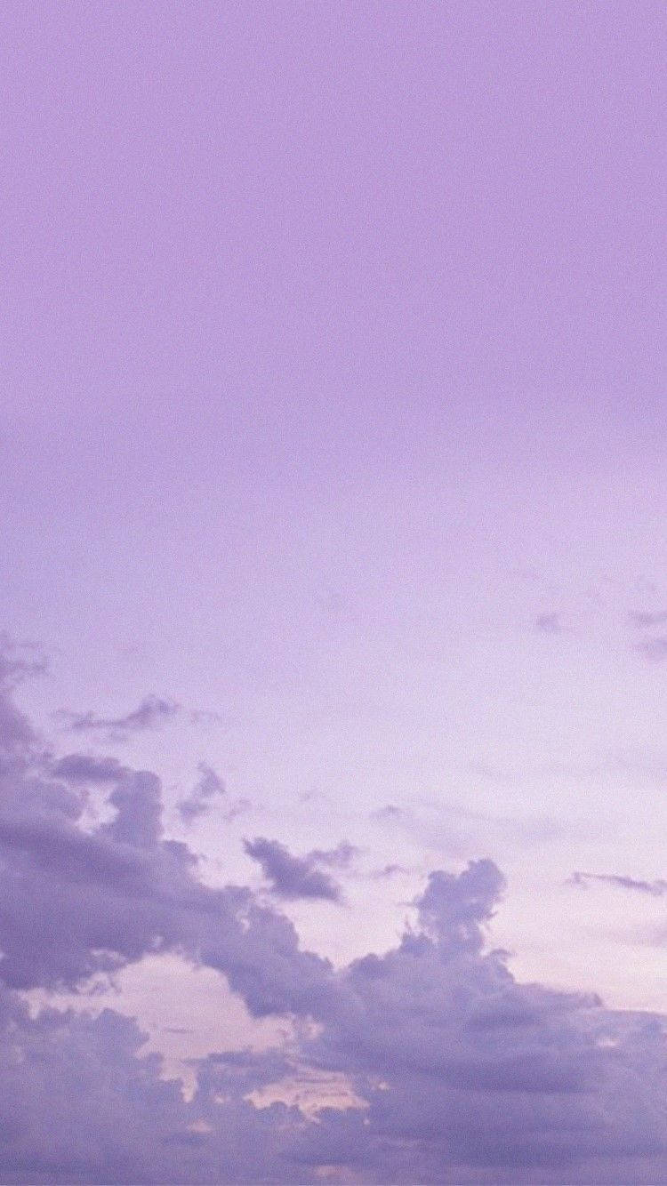 Облачно небе пастелно лилаво Tumblr Тапет