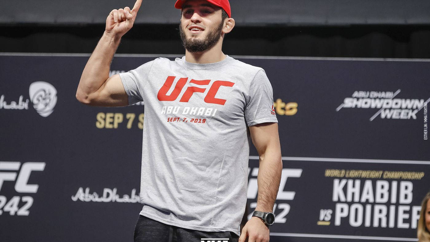 Ислам Махачев UFC боец Тапет