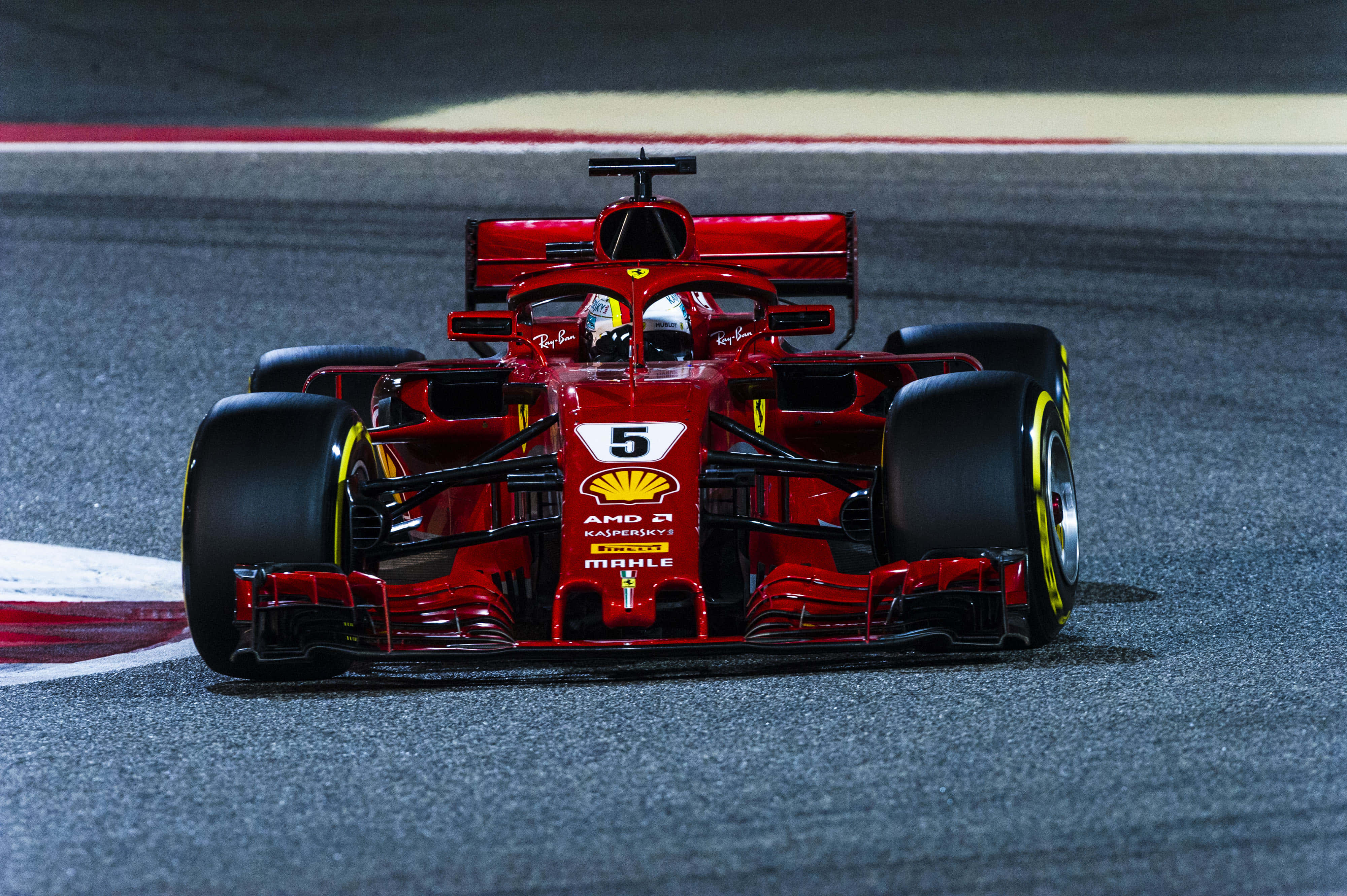 Фоново изображение на Vettel Ferrari SF71H F1 2018 Тапет
