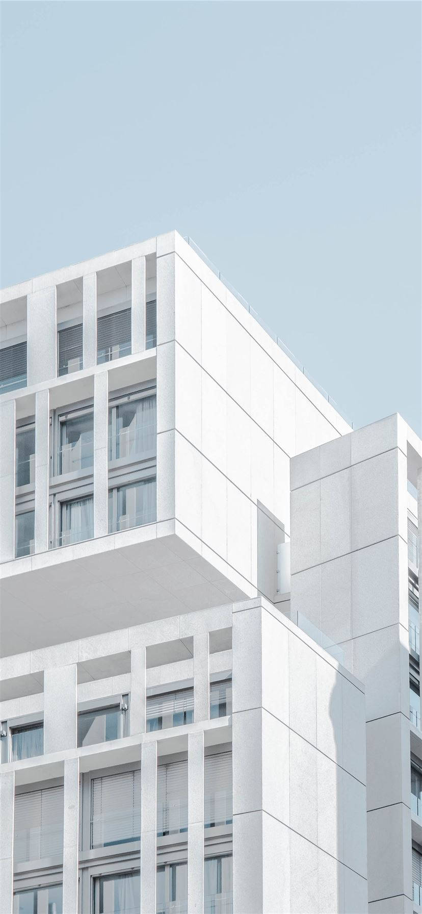 White Modern Building iPhone Тапет