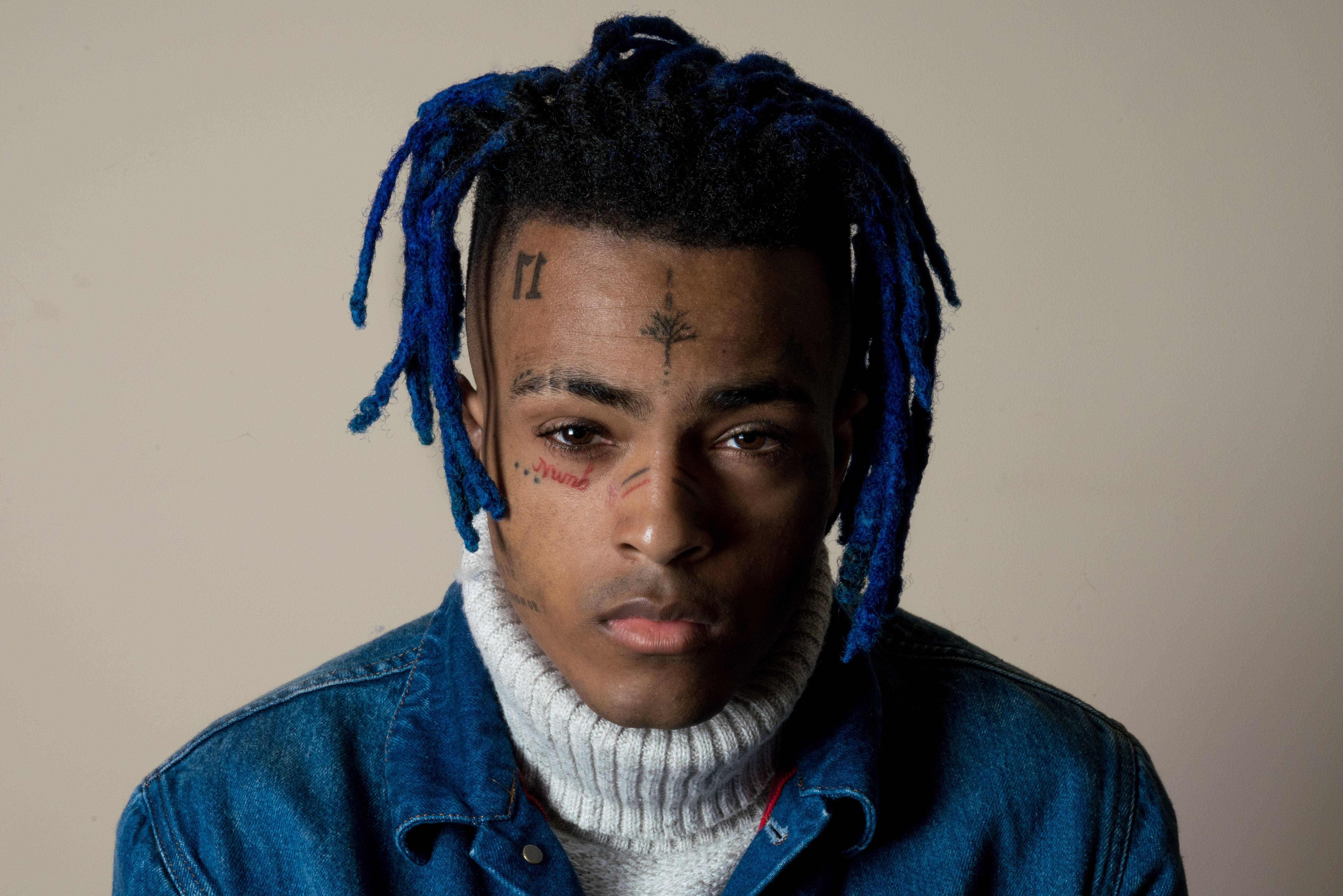 Xxxtentacion аниме татуировка на челото Тапет