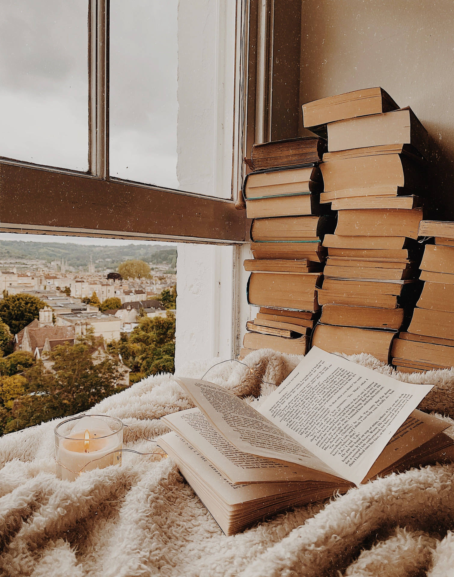 Бежови естетични книги тапет