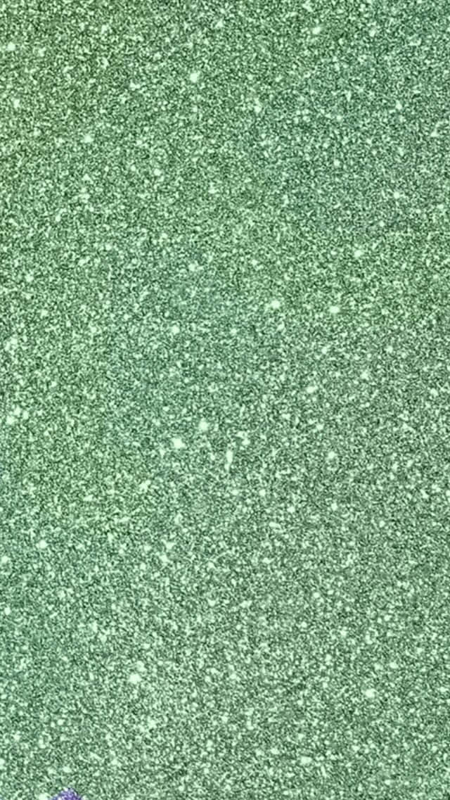 Бледнозелено блестящо портретно фоново изображение Тапет