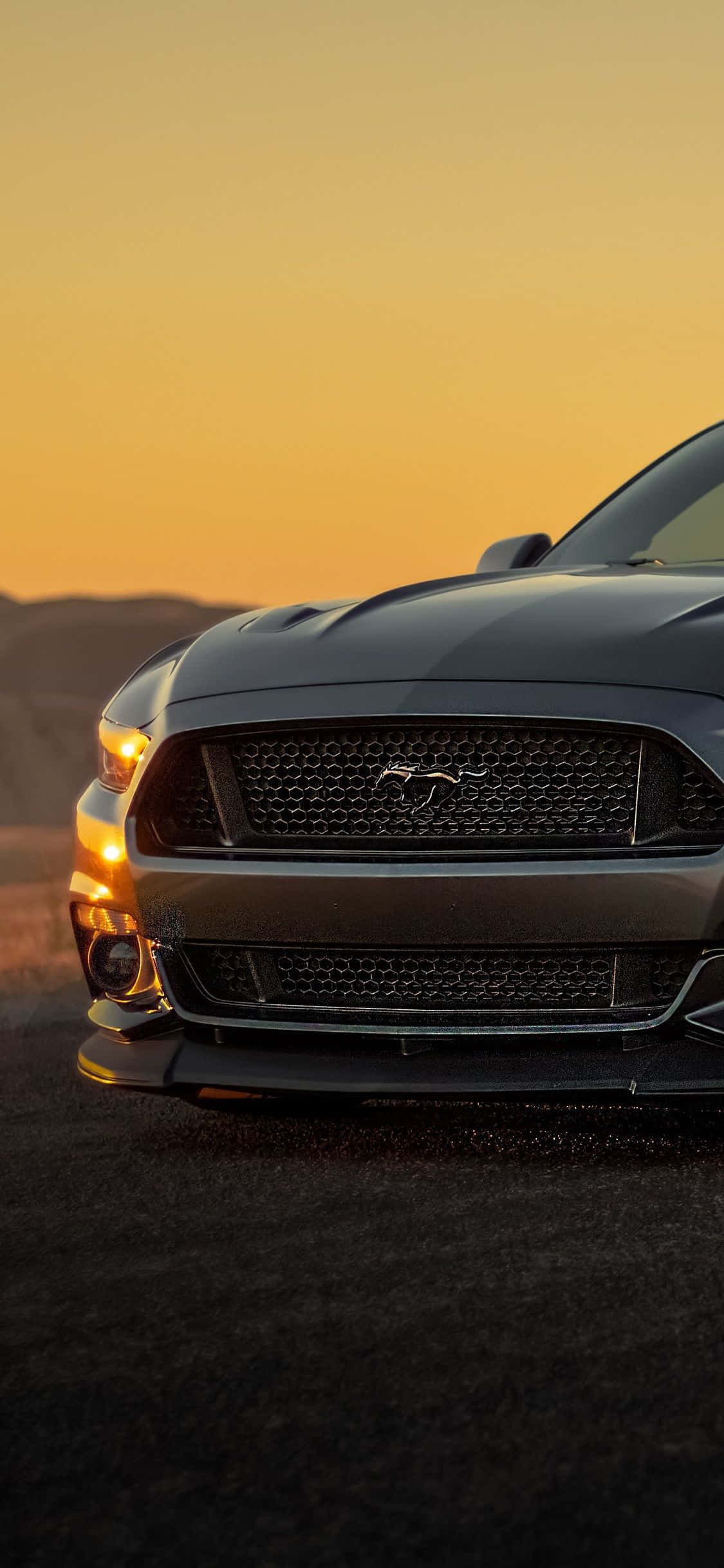 Вземи найновия Ford Mustang на твоя телефон Тапет
