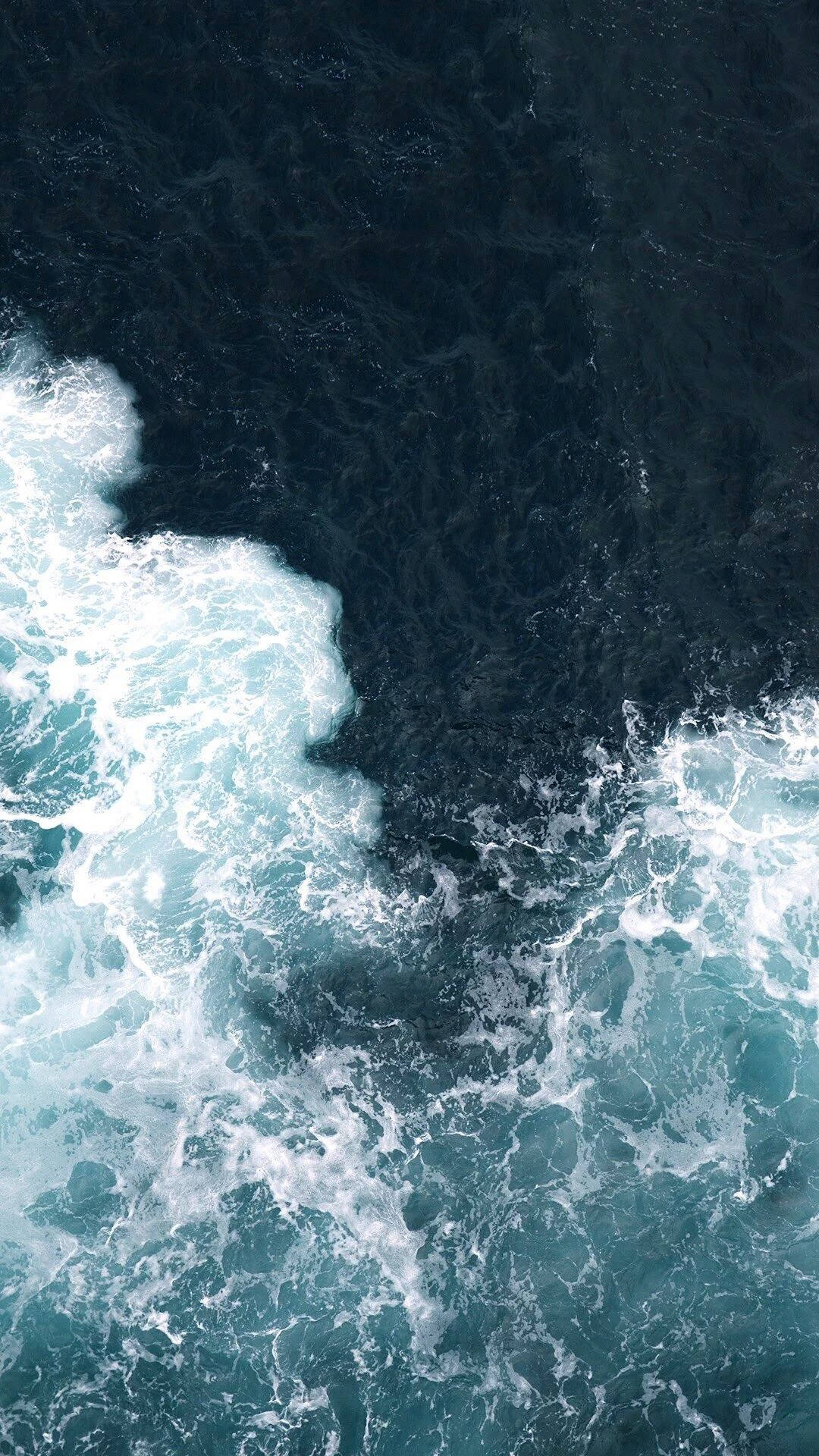 Океански вълни въздушен изглед тапет за iPhone